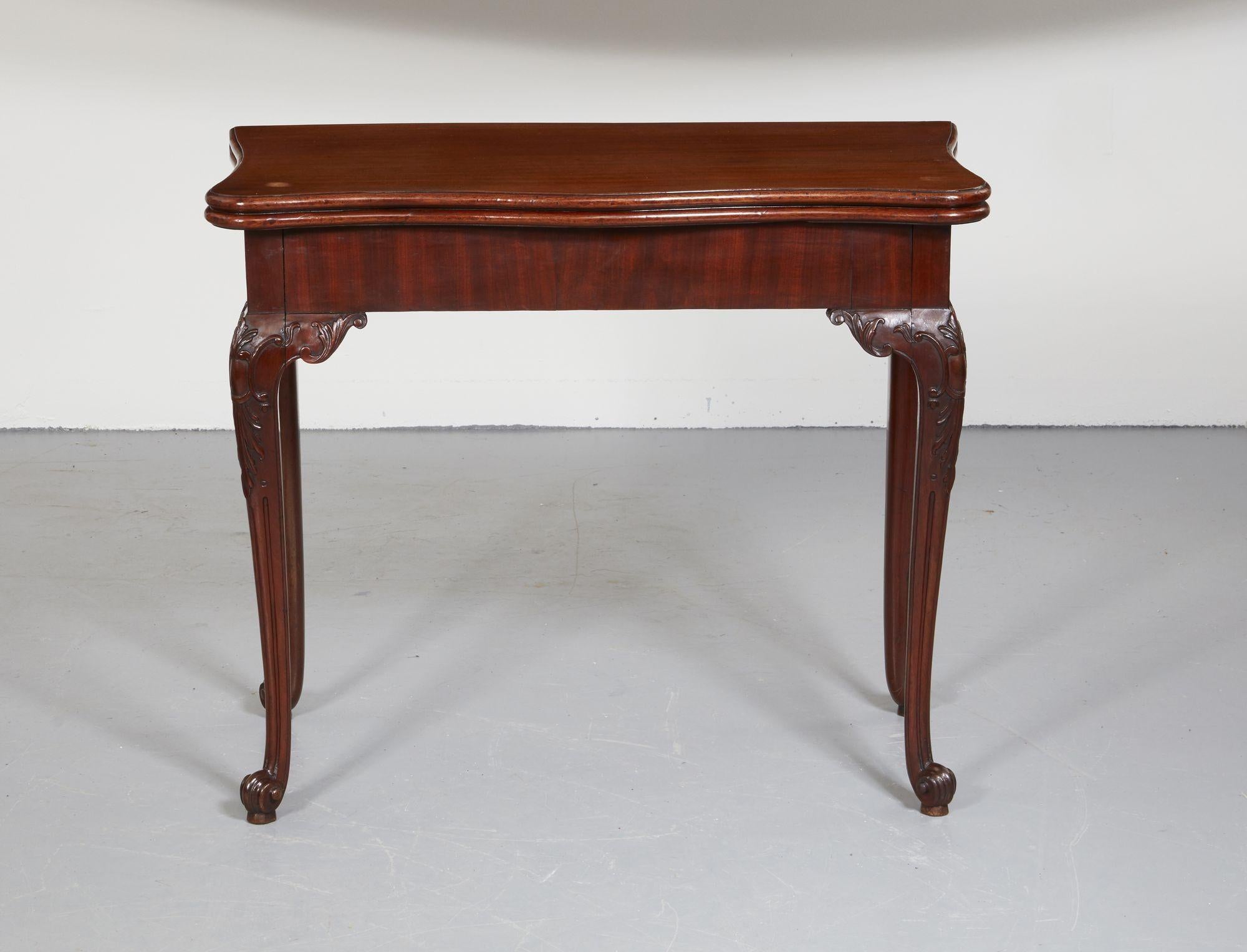 Sehr feiner George III Kartentisch (Chippendale) im Angebot