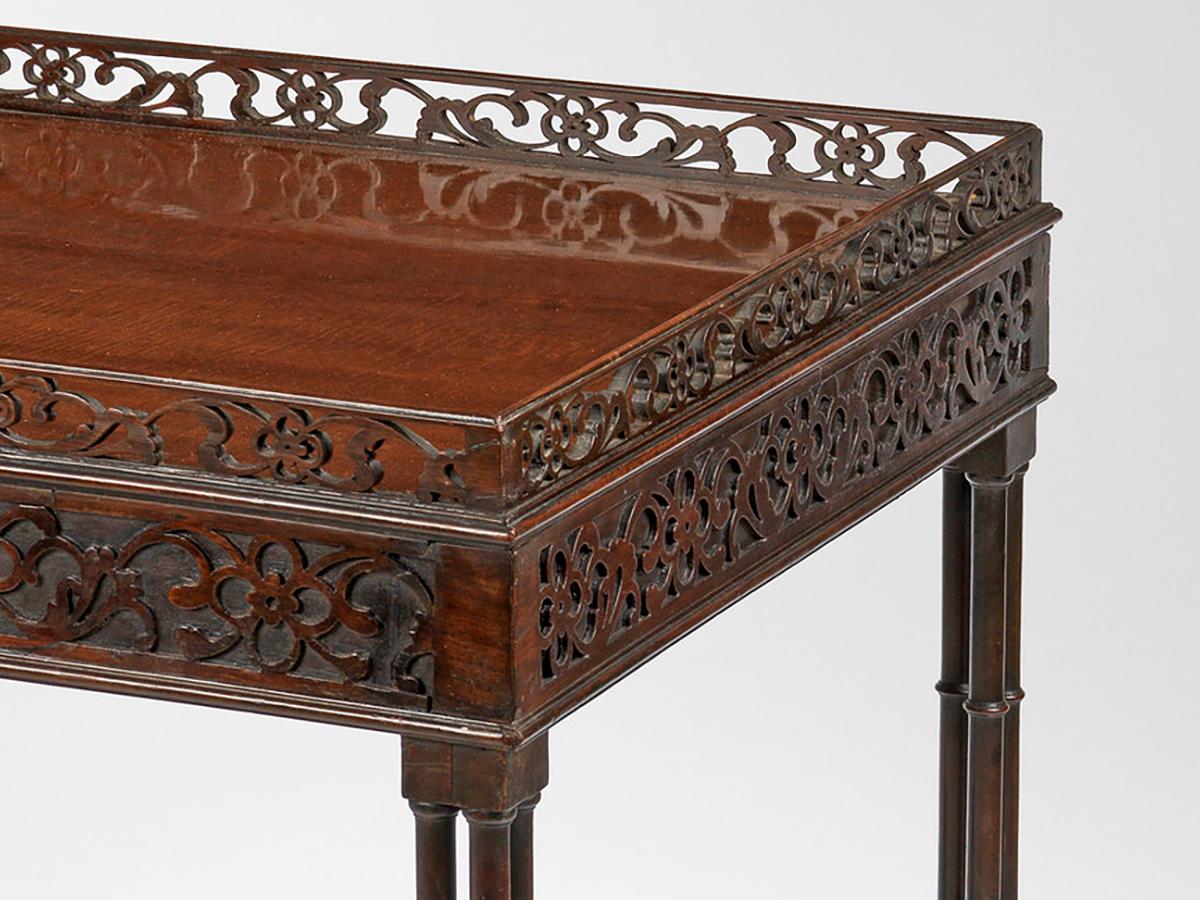English Very Fine George III Mahogany Silver Table For Sale