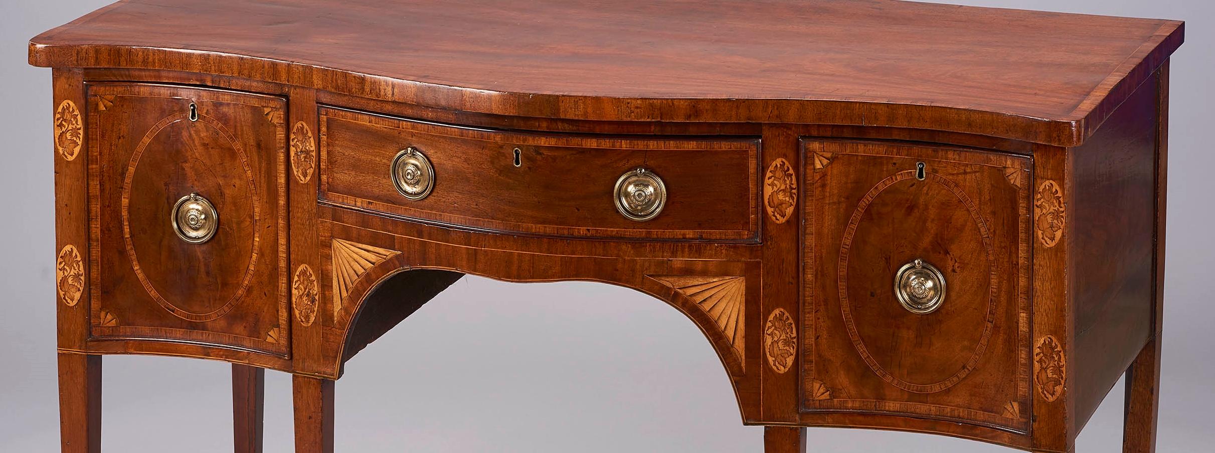 English Very Fine George III Period Mahogany Serpentine-Fronted Sideboard