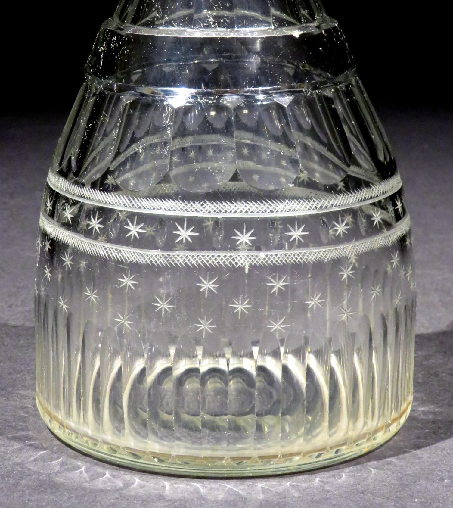 Britannique  Très belle carafe anglaise en verre taillé de style géorgien, Royaume-Uni, vers 1810 en vente