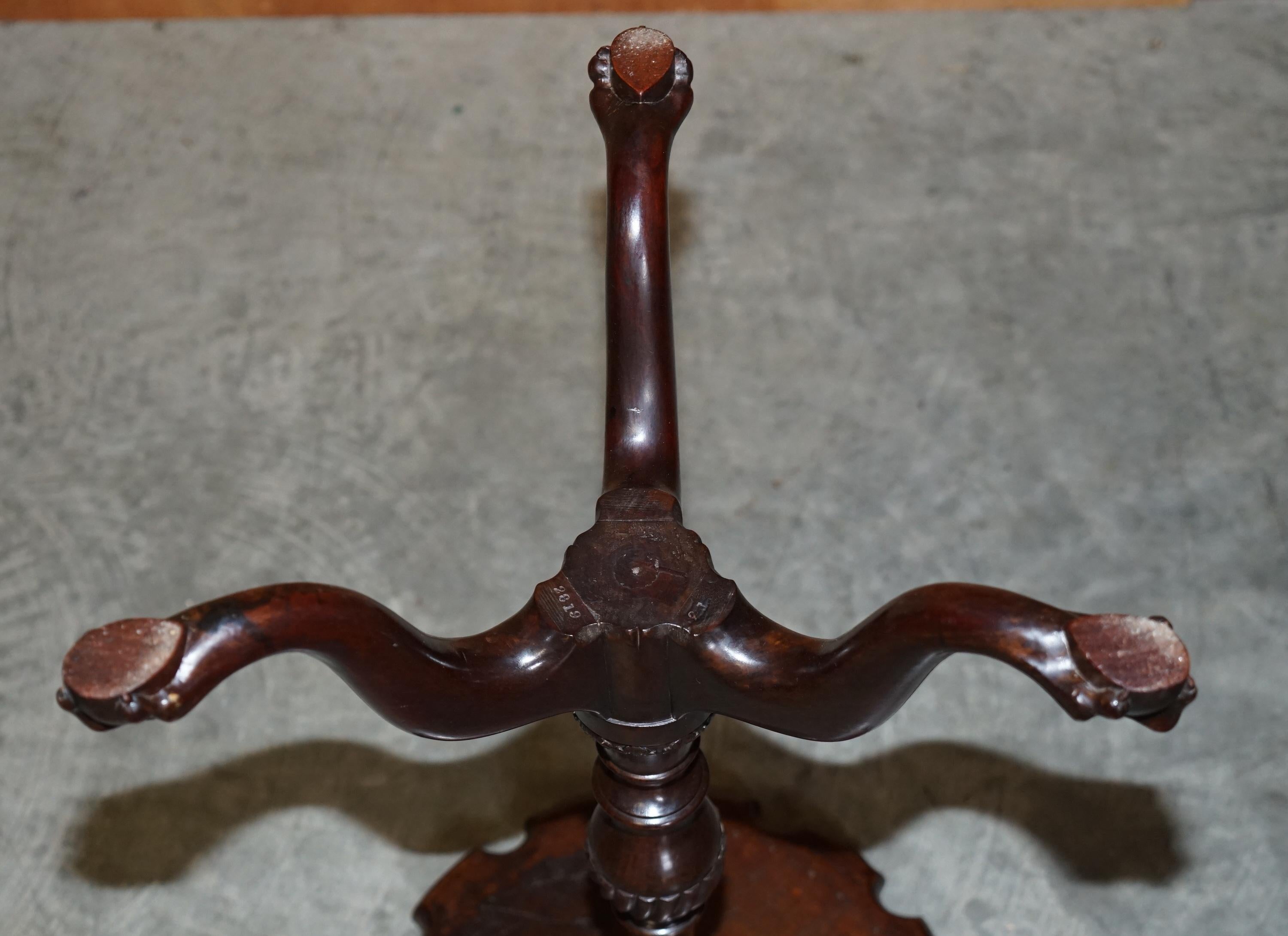 Very Fine Gillows of Lancaster Antique Hardwood Pie Crust Claw & Ball End Table For Sale 10