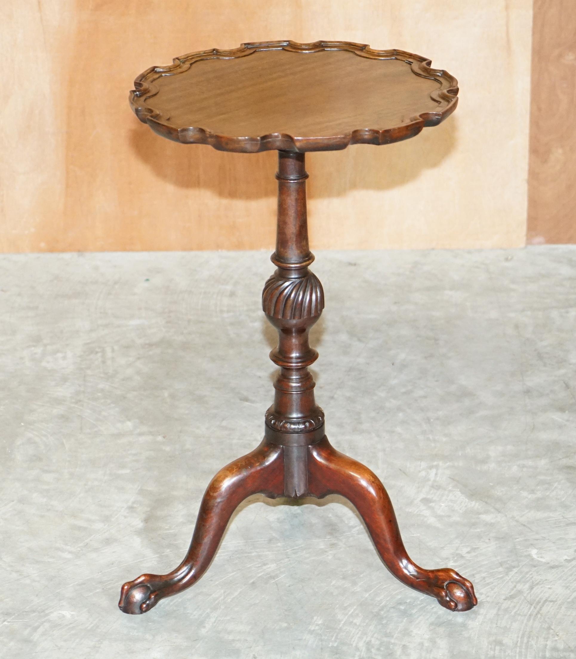 We are delighted to offer for sale this very fine antique mahogany pie crust edge tripod table from Gillows of Lancaster 

A very good looking well made and decorative piece, it sits beautifully in any setting and is very unitarian. This piece