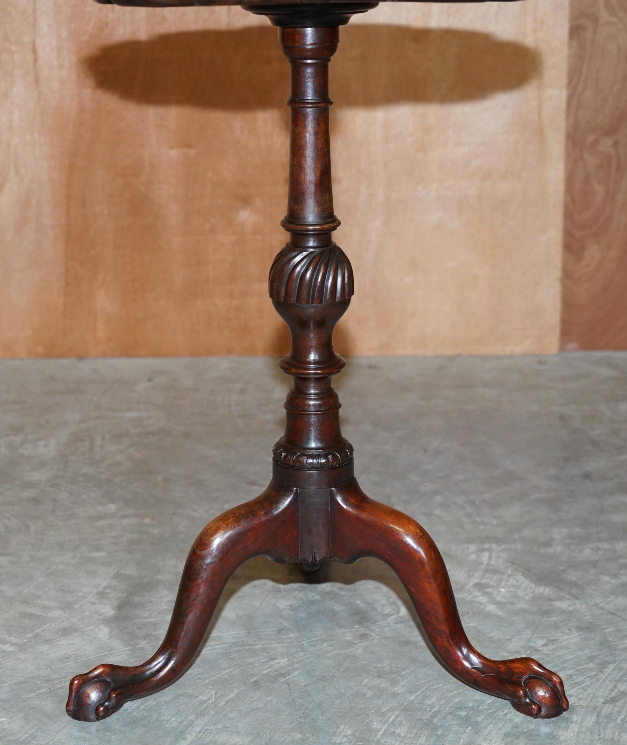 20th Century Very Fine Gillows of Lancaster Antique Hardwood Pie Crust Claw & Ball End Table For Sale