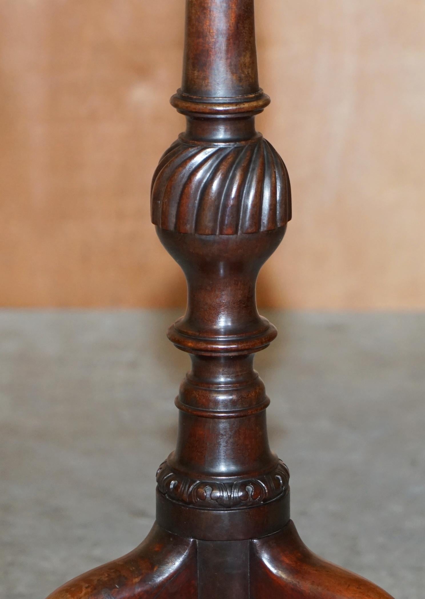 Very Fine Gillows of Lancaster Antique Hardwood Pie Crust Claw & Ball End Table For Sale 2