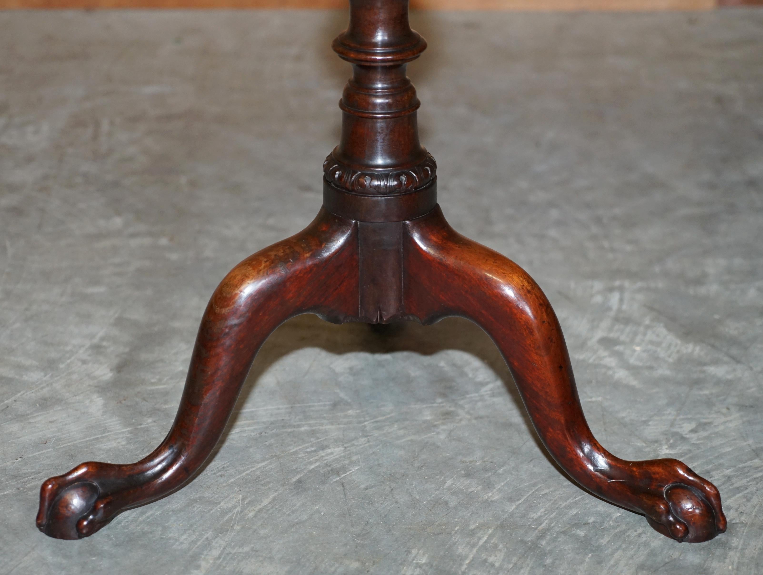 Very Fine Gillows of Lancaster Antique Hardwood Pie Crust Claw & Ball End Table For Sale 3