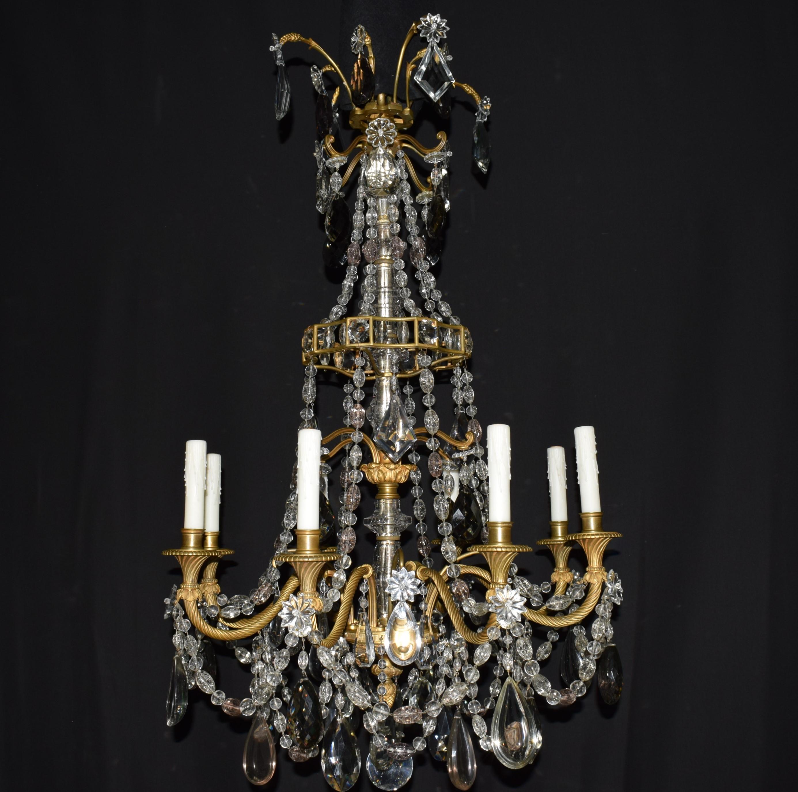 Très beau lustre de style Napoléon III en bronze doré et cristal en vente 2