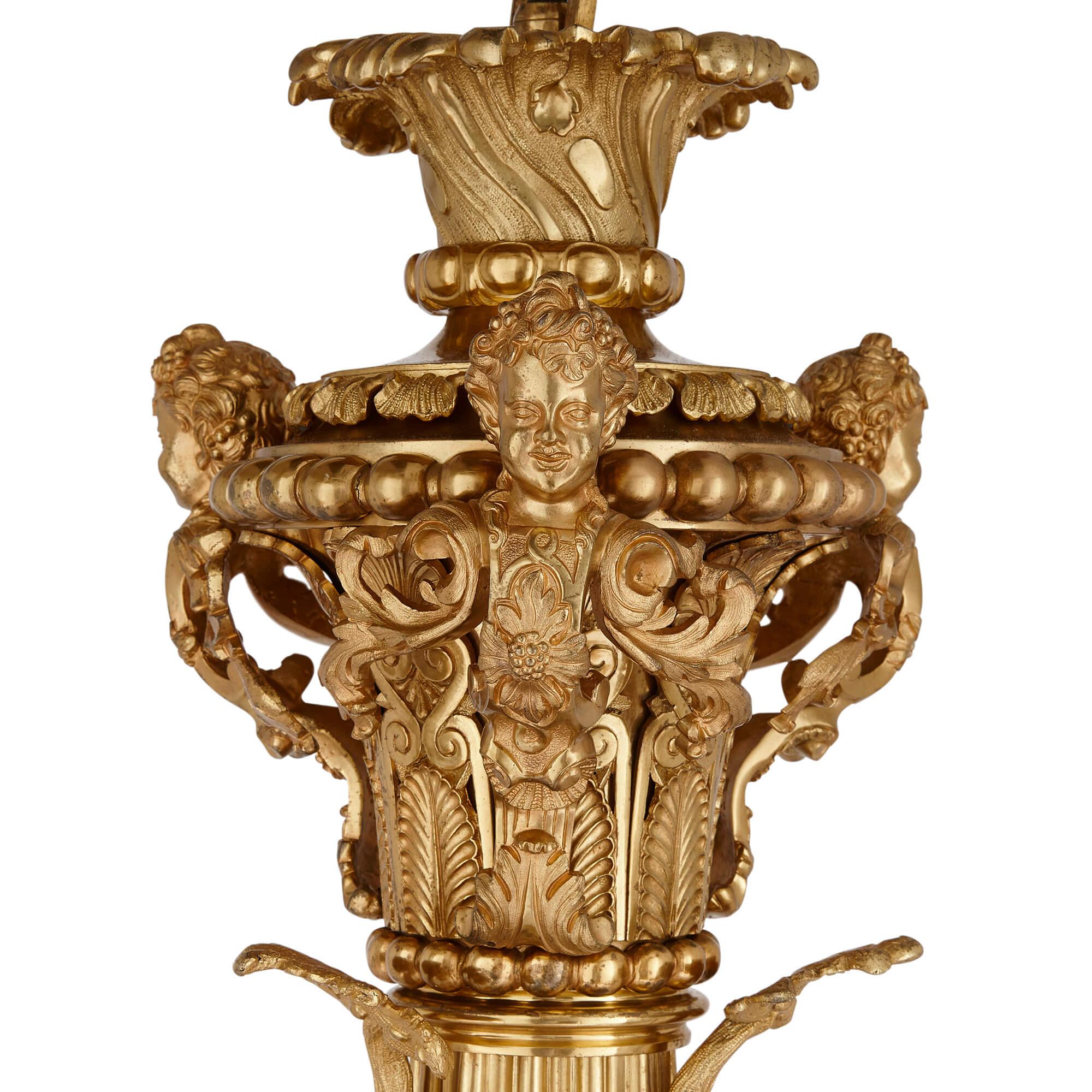 Très beau lustre ancien en bronze doré de style Régence Excellent état - En vente à London, GB