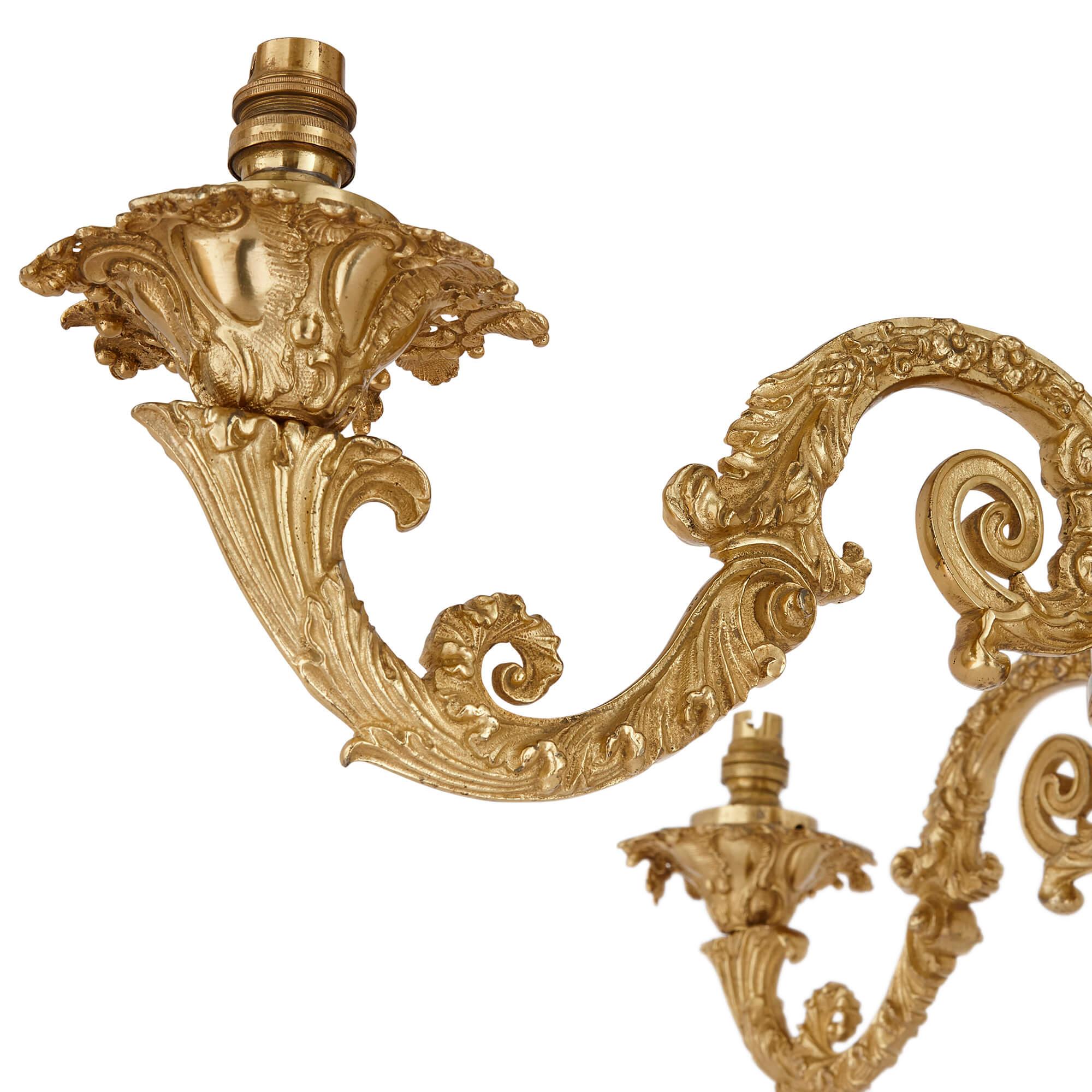 Très beau lustre ancien en bronze doré de style Régence en vente 1