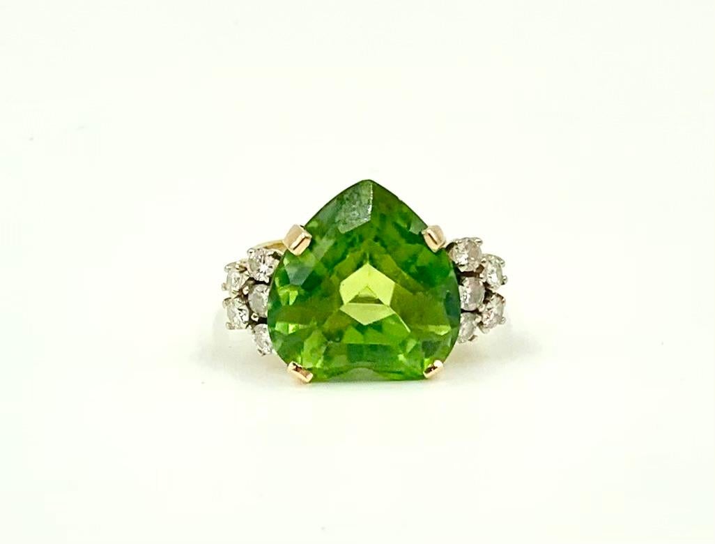 Very Fine Heart Shaped 10.5 TCW Peridot Diamond 14K Yellow Gold Ring For Sale 7