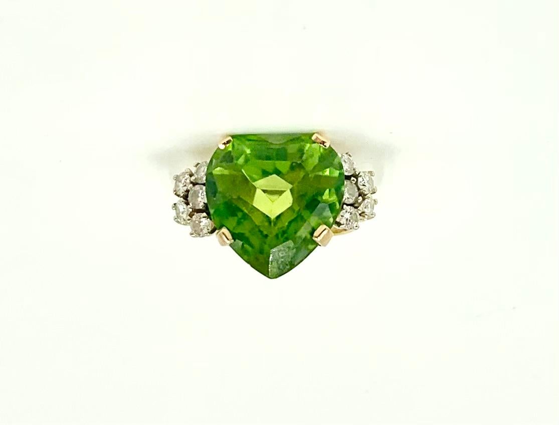 Heart Cut Very Fine Heart Shaped 10.5 TCW Peridot Diamond 14K Yellow Gold Ring For Sale