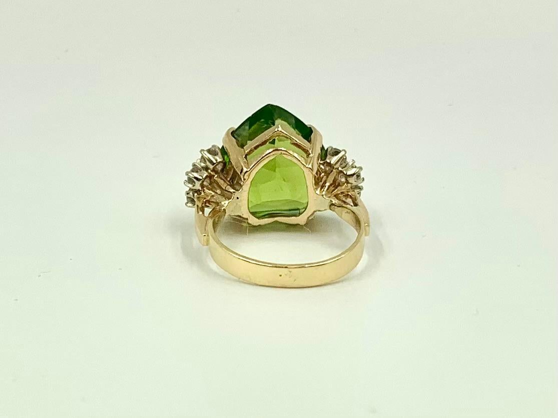 Very Fine Heart Shaped 10.5 TCW Peridot Diamond 14K Yellow Gold Ring For Sale 1