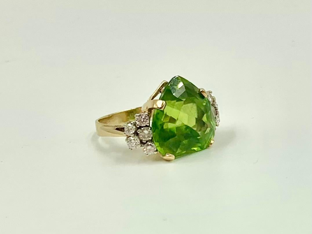 Very Fine Heart Shaped 10.5 TCW Peridot Diamond 14K Yellow Gold Ring For Sale 3