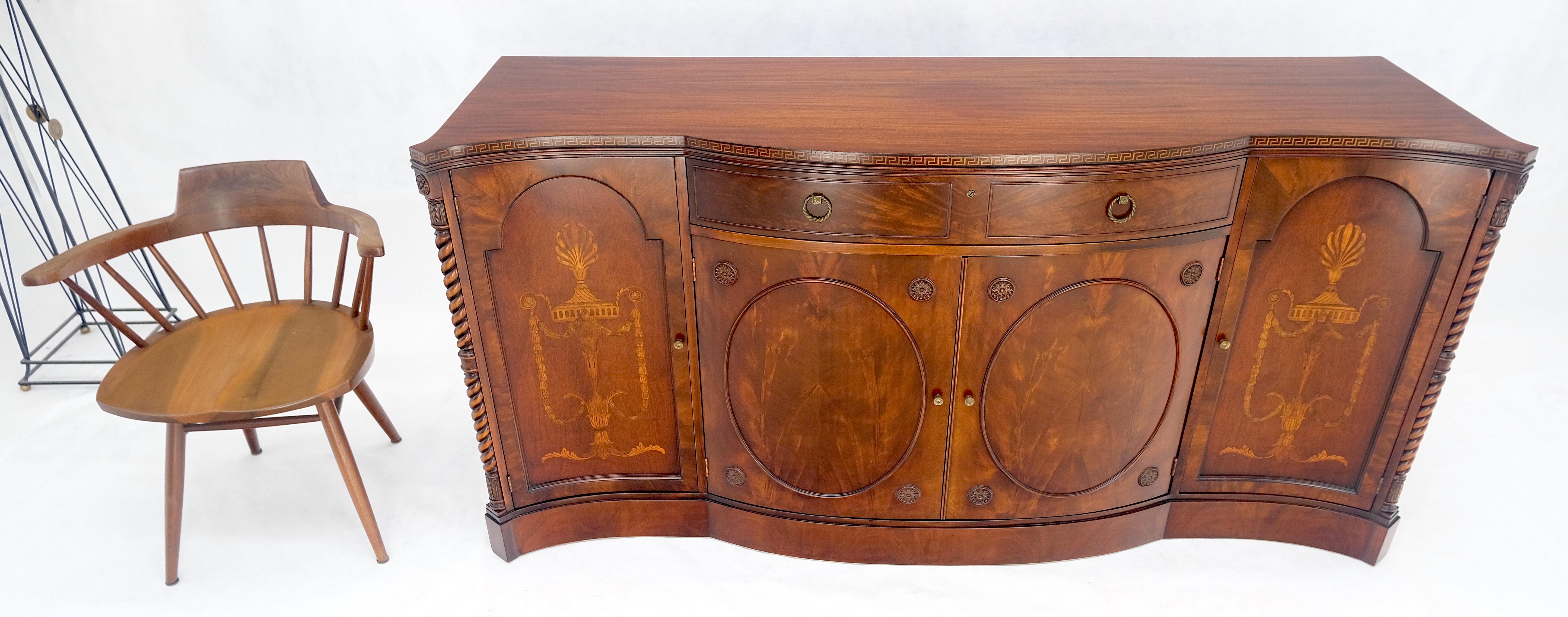 Credenza mobile in mogano con fronte a serpentina intarsiata MINT! in vendita 2