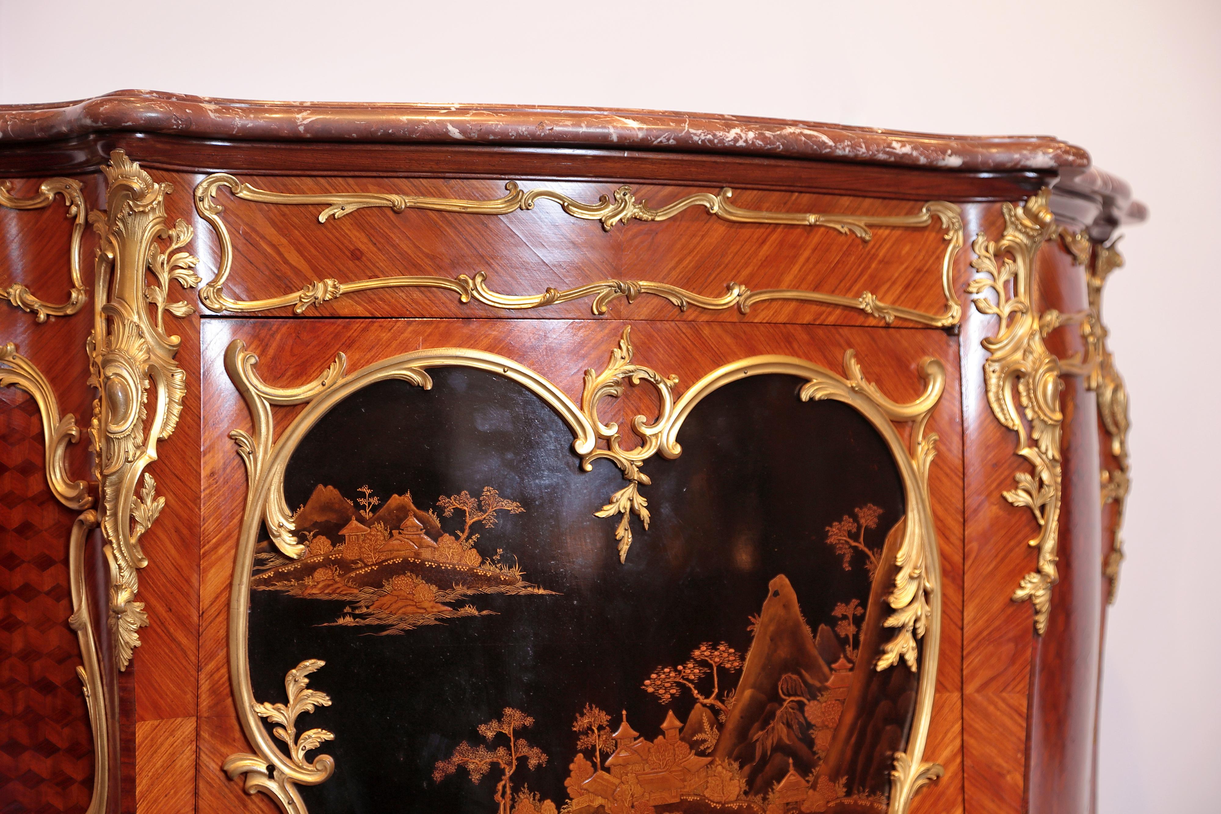 Kingwood Very Fine Lacquer Chinoiserie side cabinet by Victor Raulin For Sale