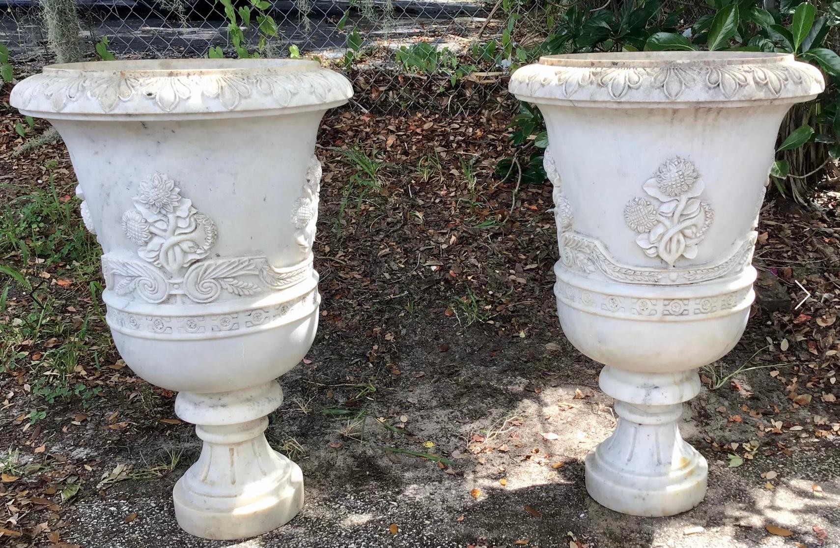 Very Fine Large 19th Century Carved Marble Urns, a Pair For Sale 6
