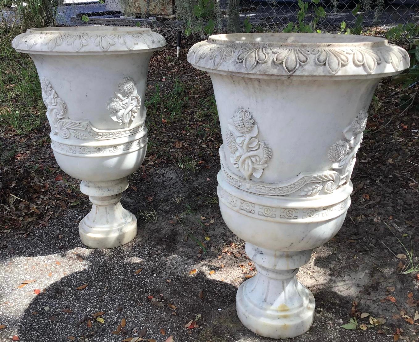 Very Fine Large 19th Century Carved Marble Urns, a Pair For Sale 8