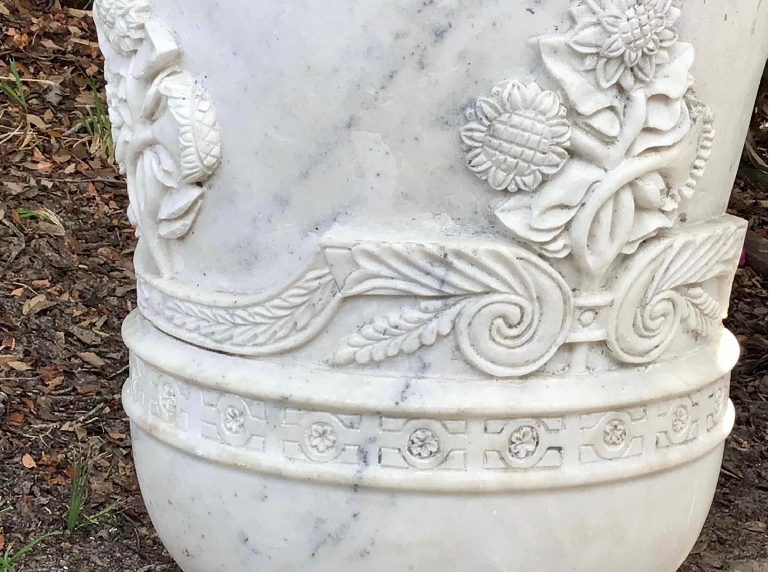Very Fine Large 19th Century Carved Marble Urns, a Pair For Sale 4