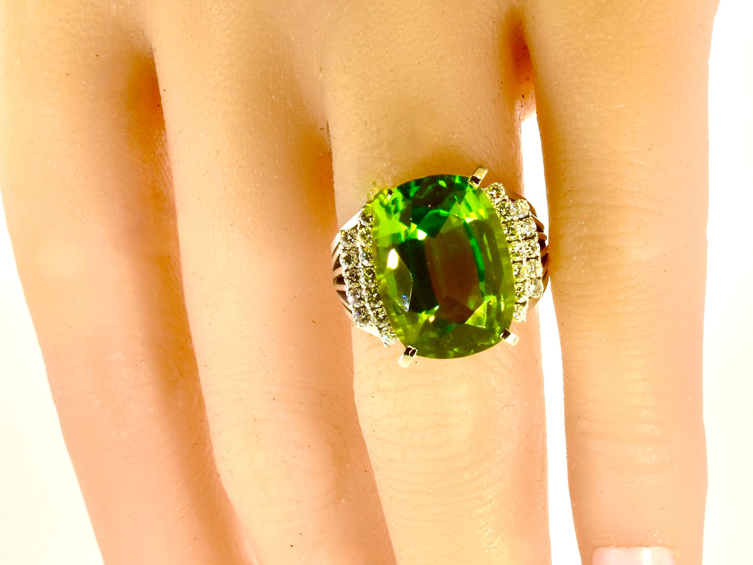 Cushion Cut Very Fine Large Peridot, 11.93 cts., Diamond and Platinum Retro Vintage Ring For Sale