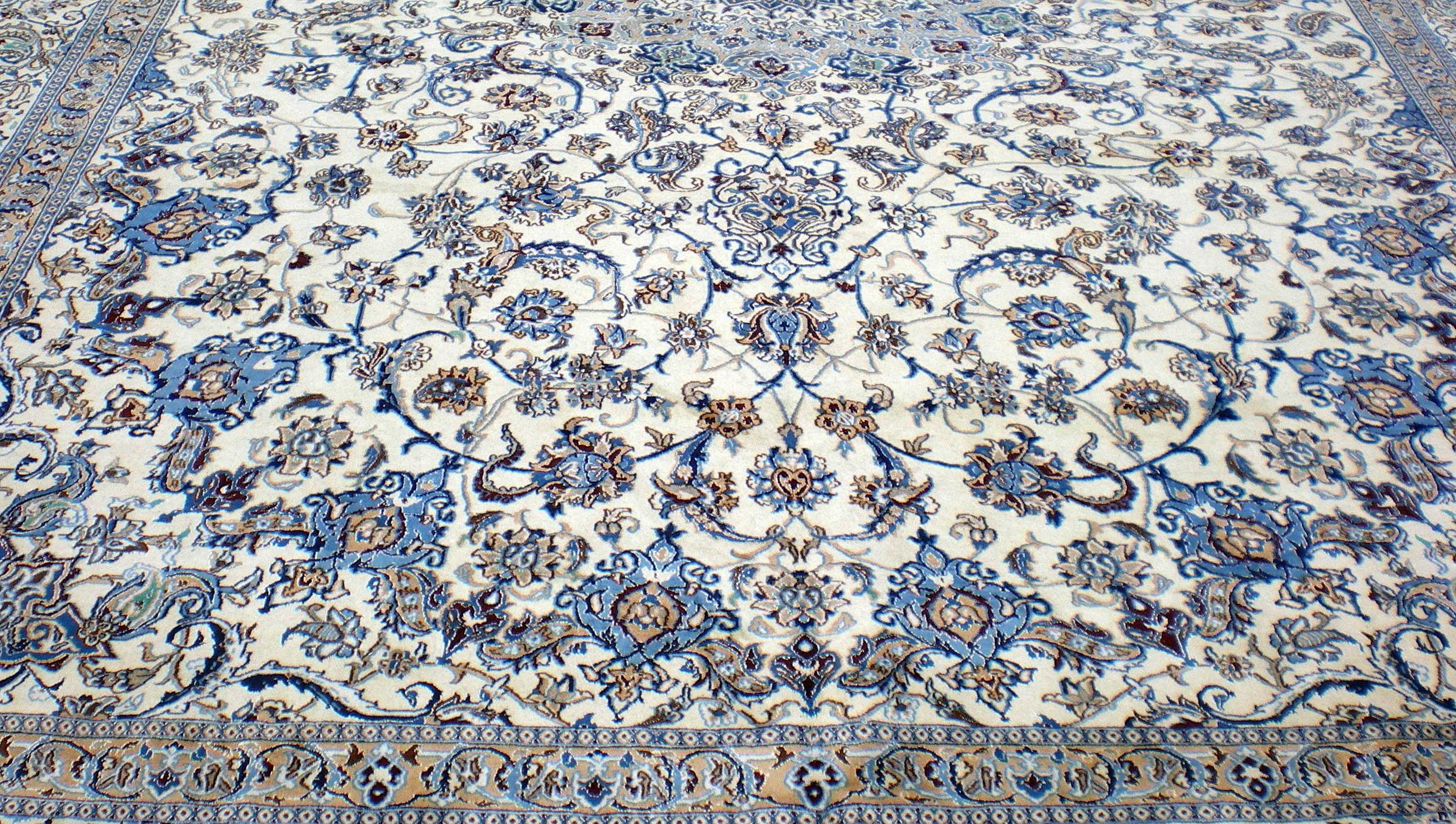 Very Fine Large Persian Nain Wool & Silk 11.4x16 In Excellent Condition For Sale In Newmanstown, PA