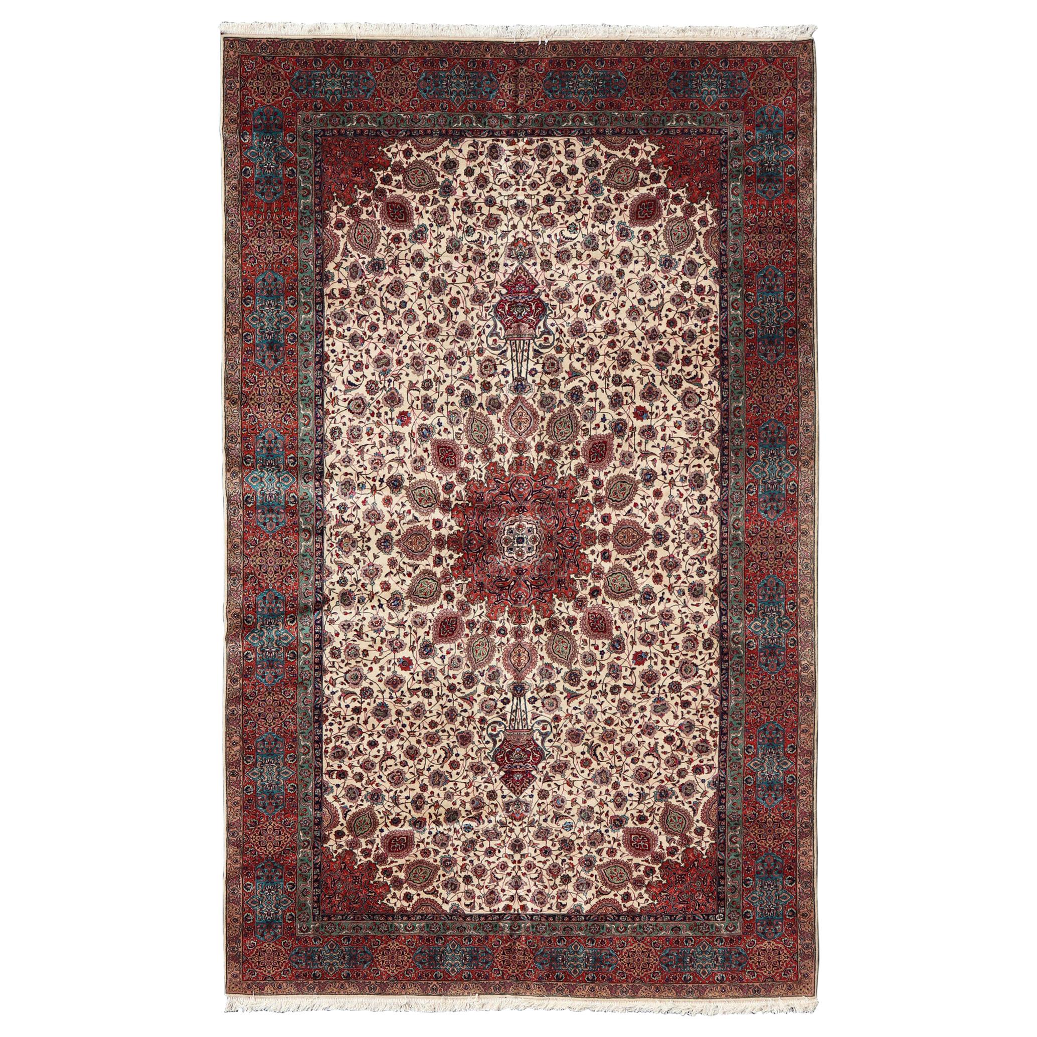 Sehr feiner großer persischer Täbriz-Teppich mit elfenbeinfarbenem Hintergrund und klassischem Design