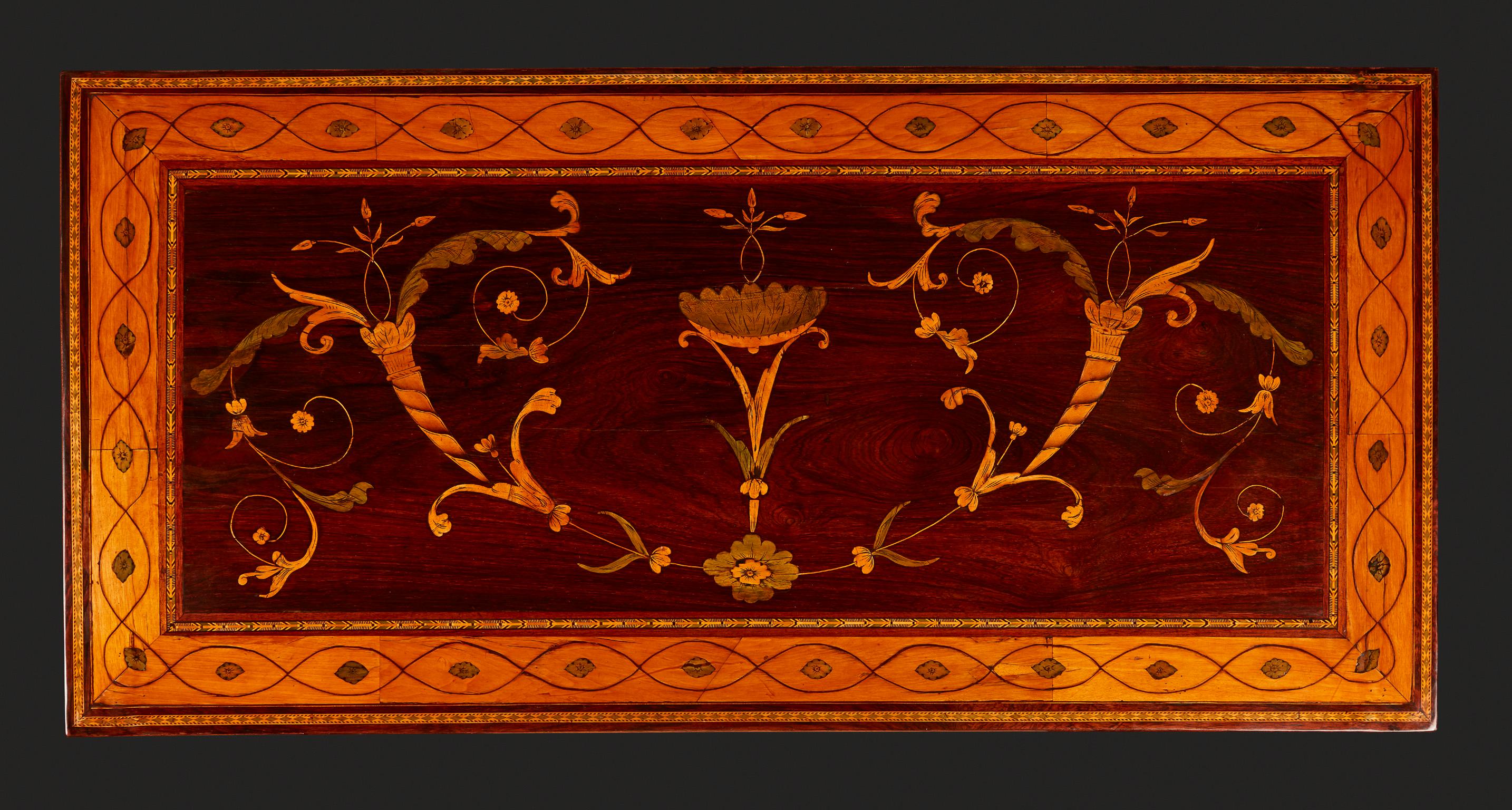 Néoclassique Très belle table de jeu/console en marqueterie russe néoclassique de la fin du XVIIIe siècle en vente