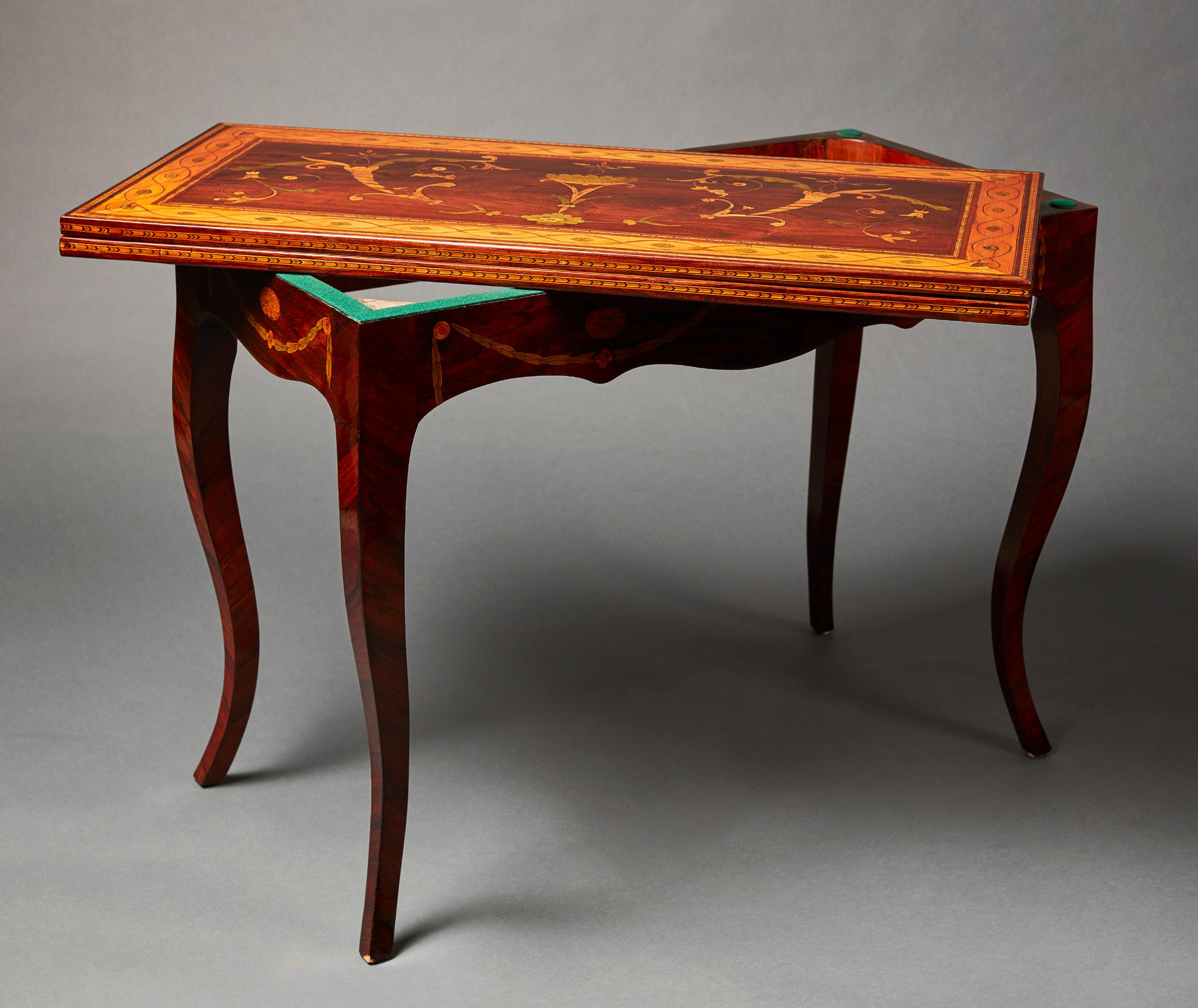 Russe Très belle table de jeu/console en marqueterie russe néoclassique de la fin du XVIIIe siècle en vente
