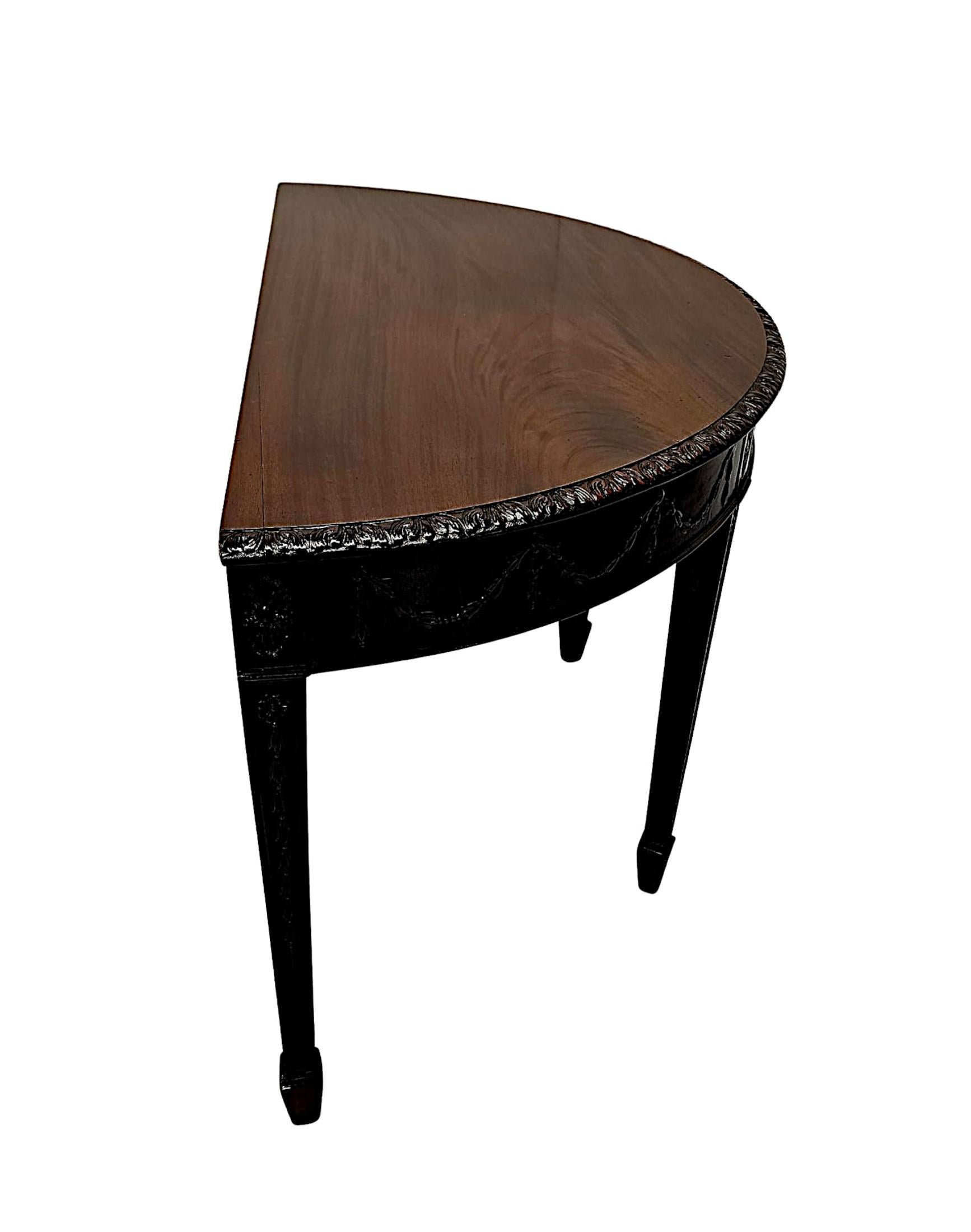 Anglais Très belle table de salle ou console Demi-Lune de conception Adams de la fin du 19e siècle en vente