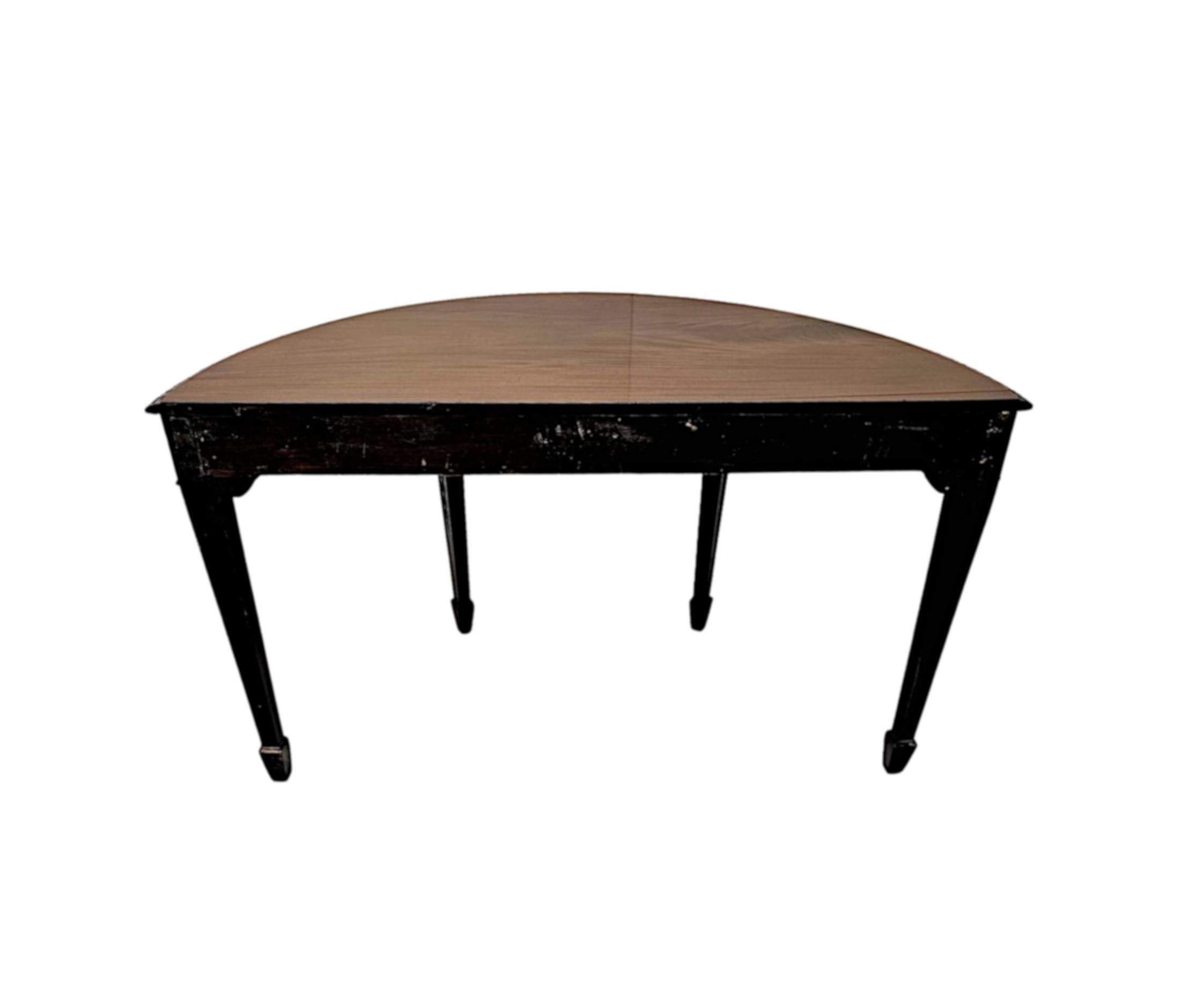 XIXe siècle Très belle table de salle ou console Demi-Lune de conception Adams de la fin du 19e siècle en vente