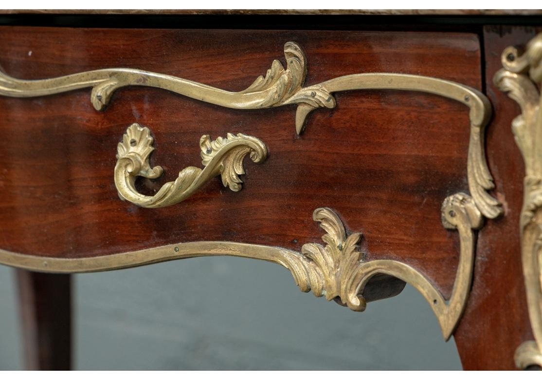 Sehr feiner Frisiertisch im Stil Louis XV  Mit Wirbelsteinplatte im Angebot 2