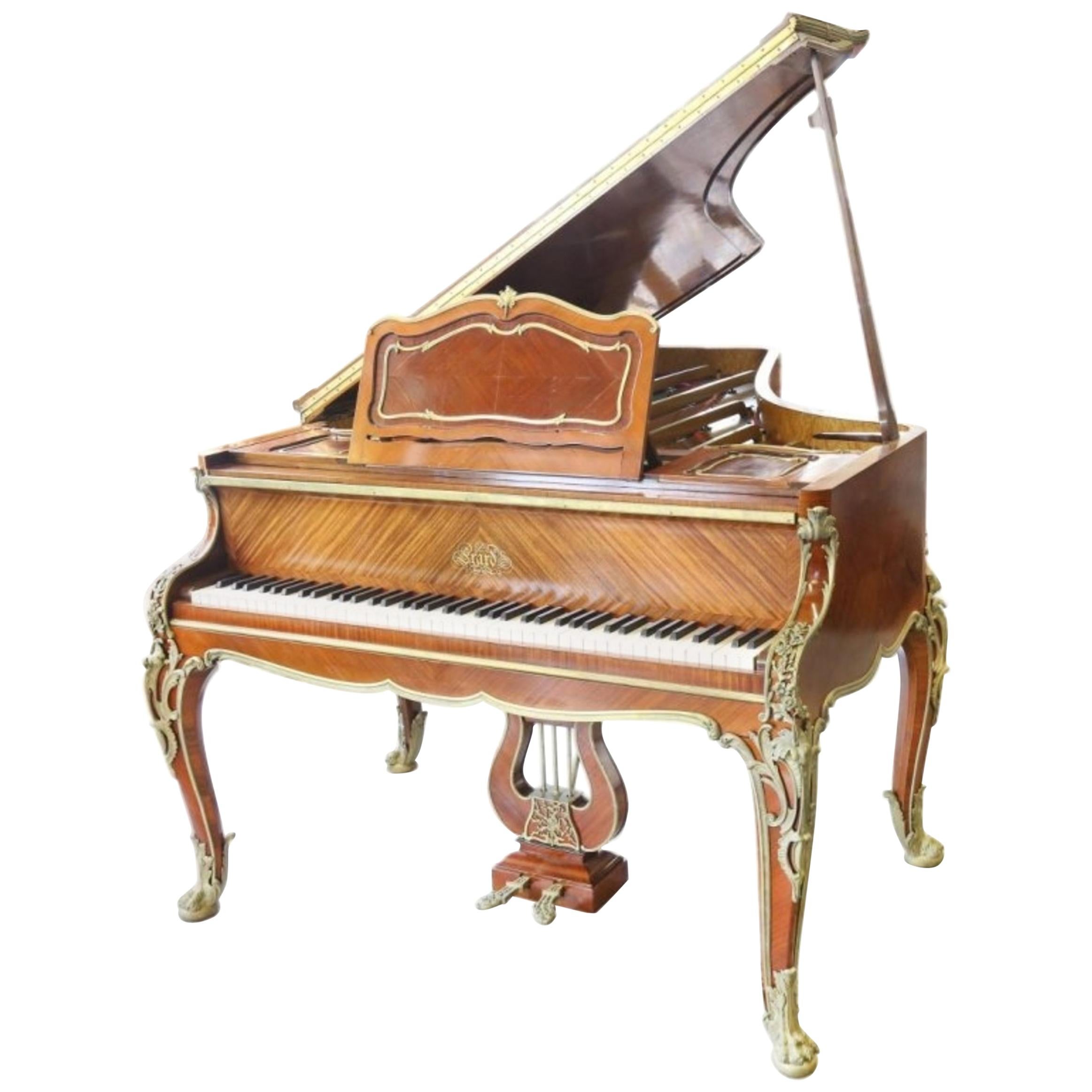 Très beau piano de style Louis XV par Francois Linke, signé, estampillé par Zwiener