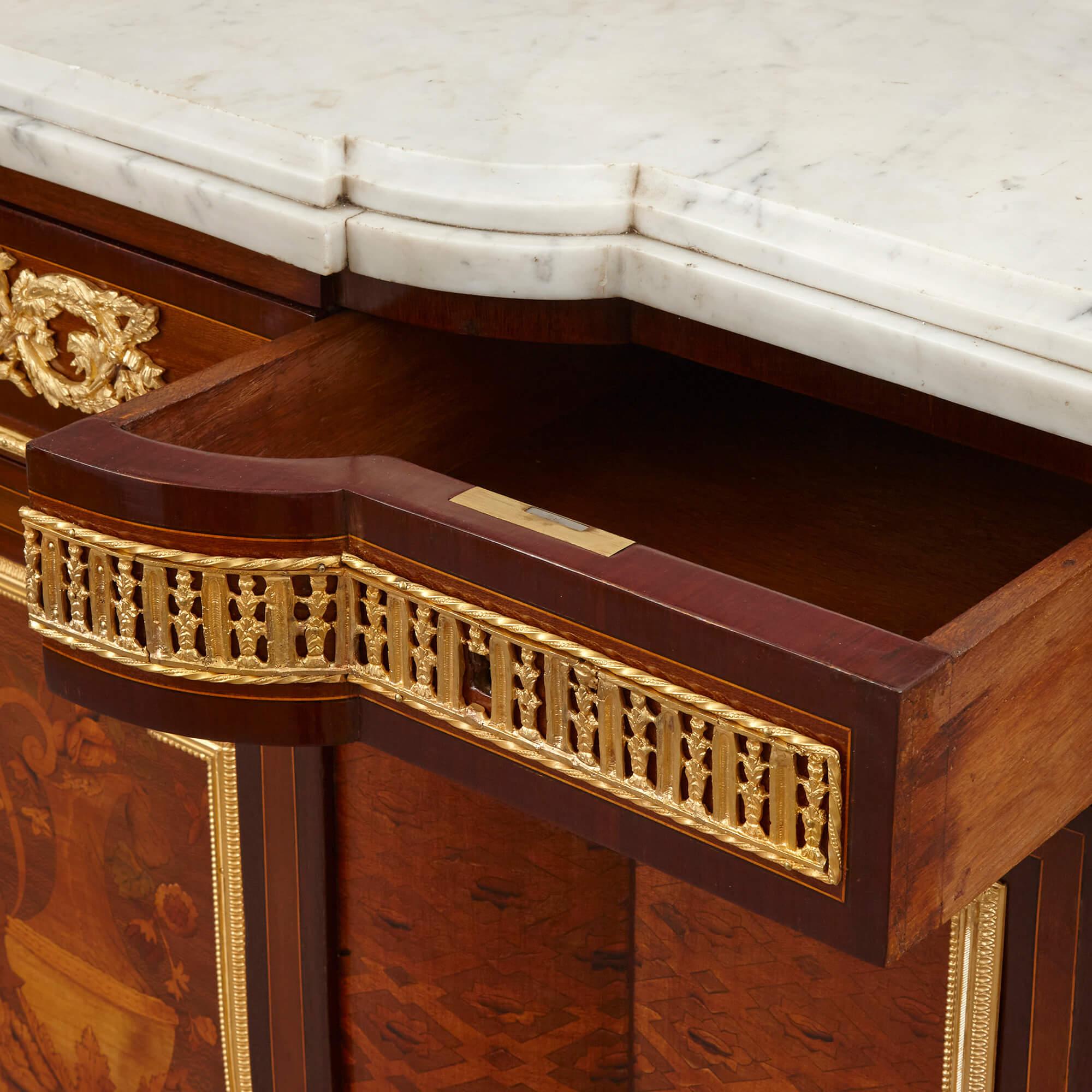 Very fine Louis XVI style ormolu-mounted marquetry commode In Good Condition For Sale In London, GB