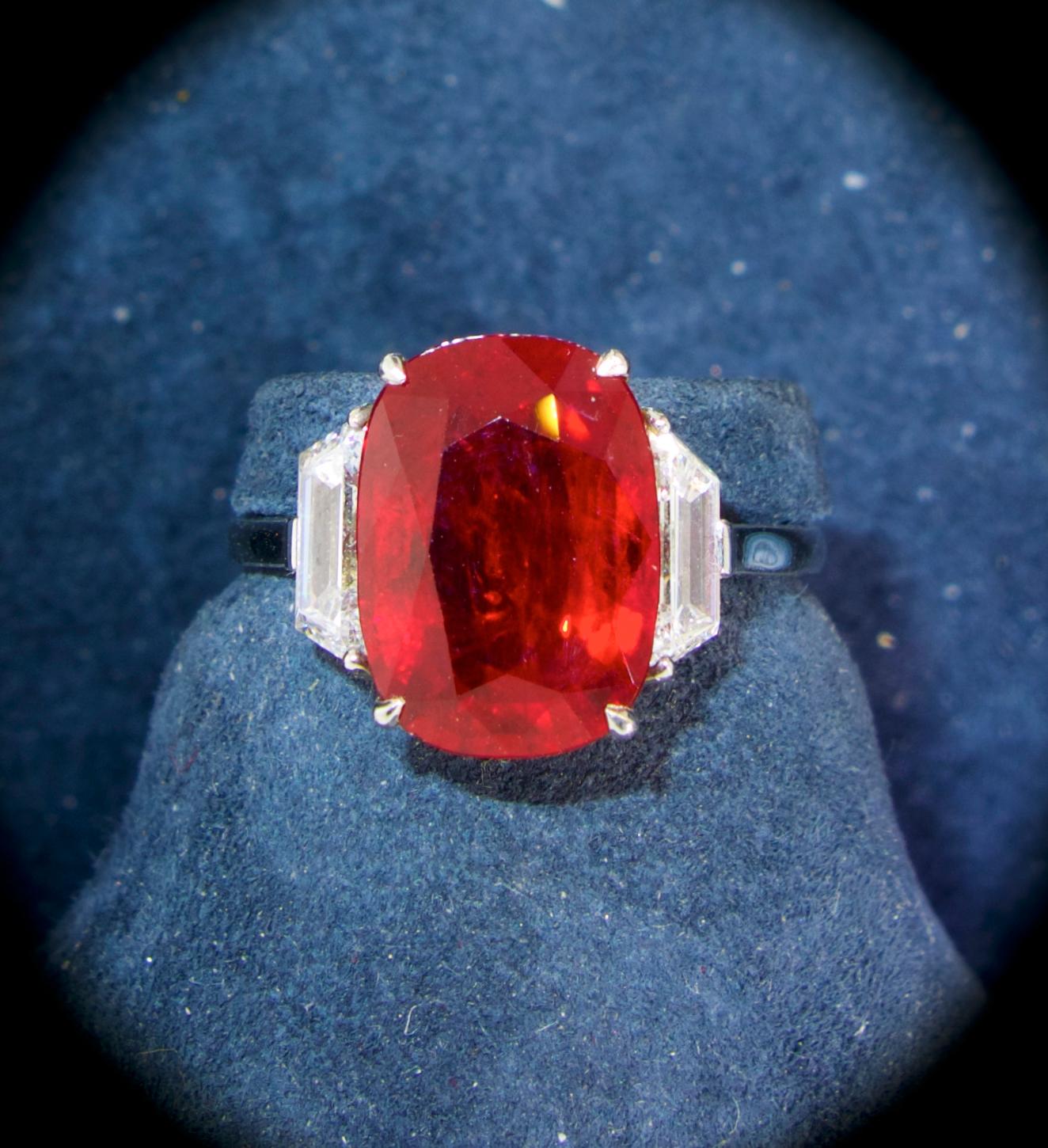 Very Fine Natural Ruby and Diamond Ring In Excellent Condition In Aspen, CO