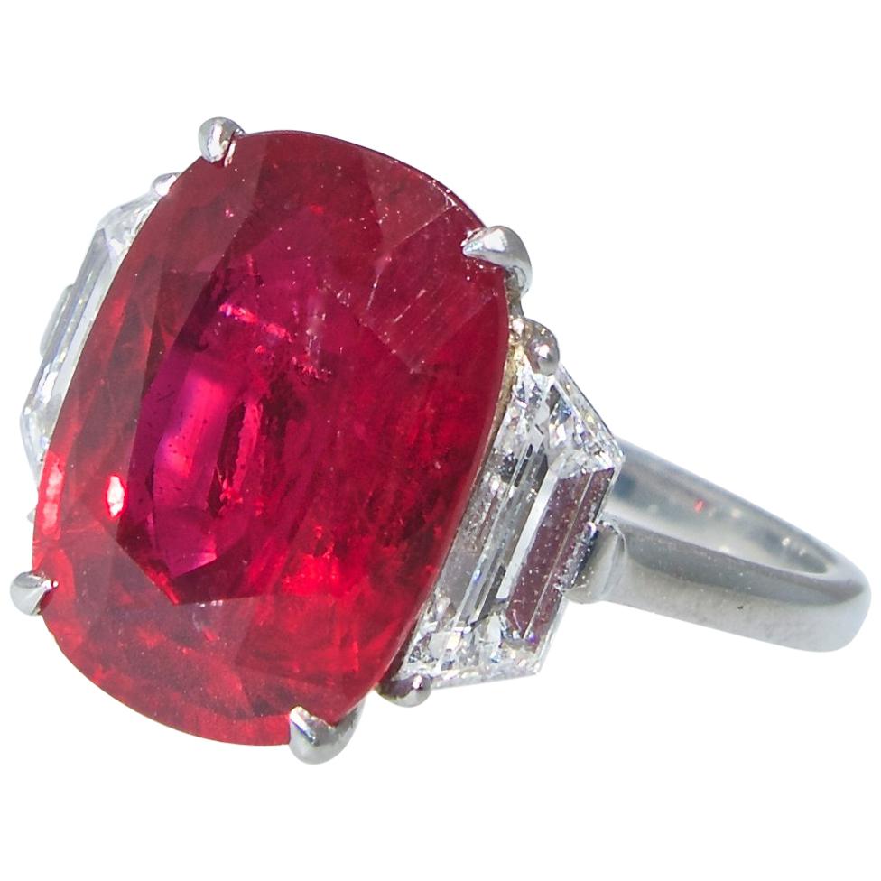 Very Fine Natural Ruby and Diamond Ring