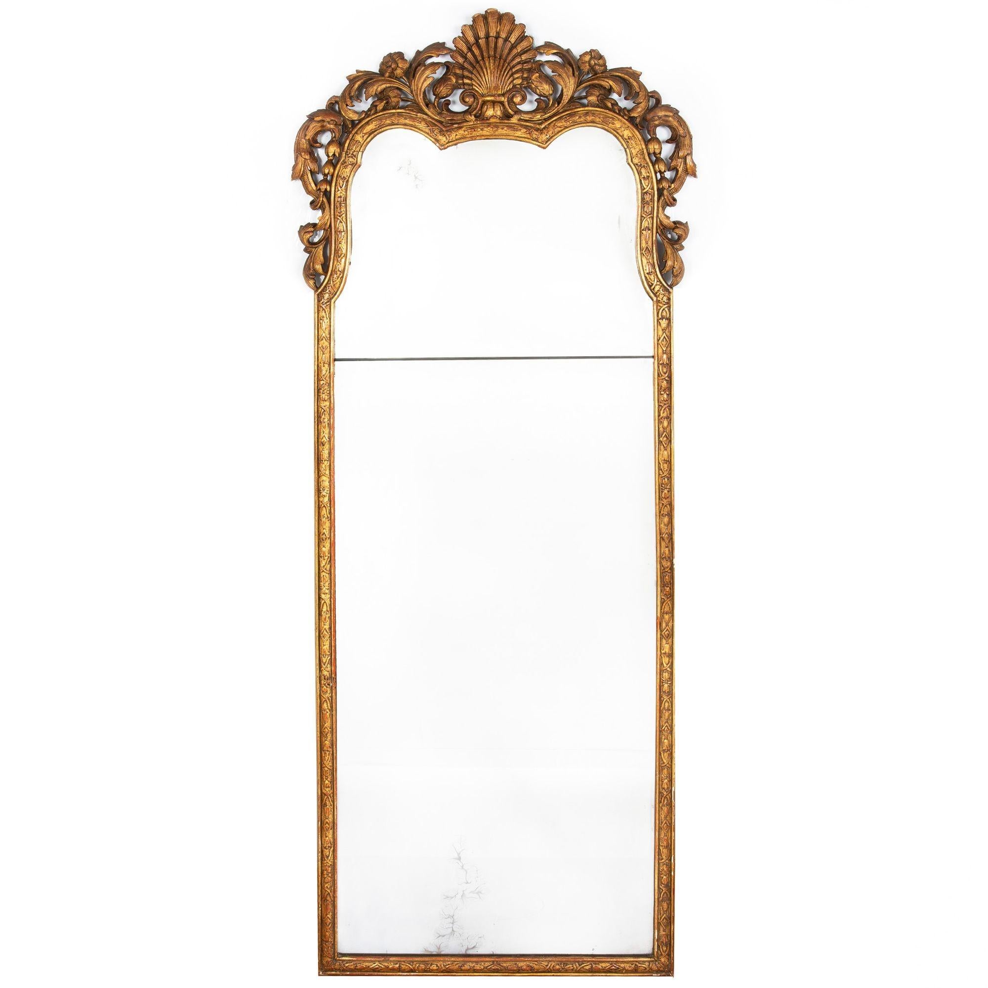 Queen Anne Very Fine Pair of English Giltwood Antique Wall Mirrors, 19th Century