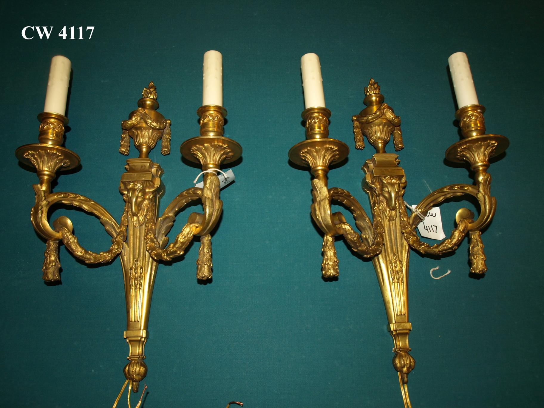 Early 20th Century Very Fine Pair of Gilt Bronze Wall Sconces, France, circa 1900 For Sale