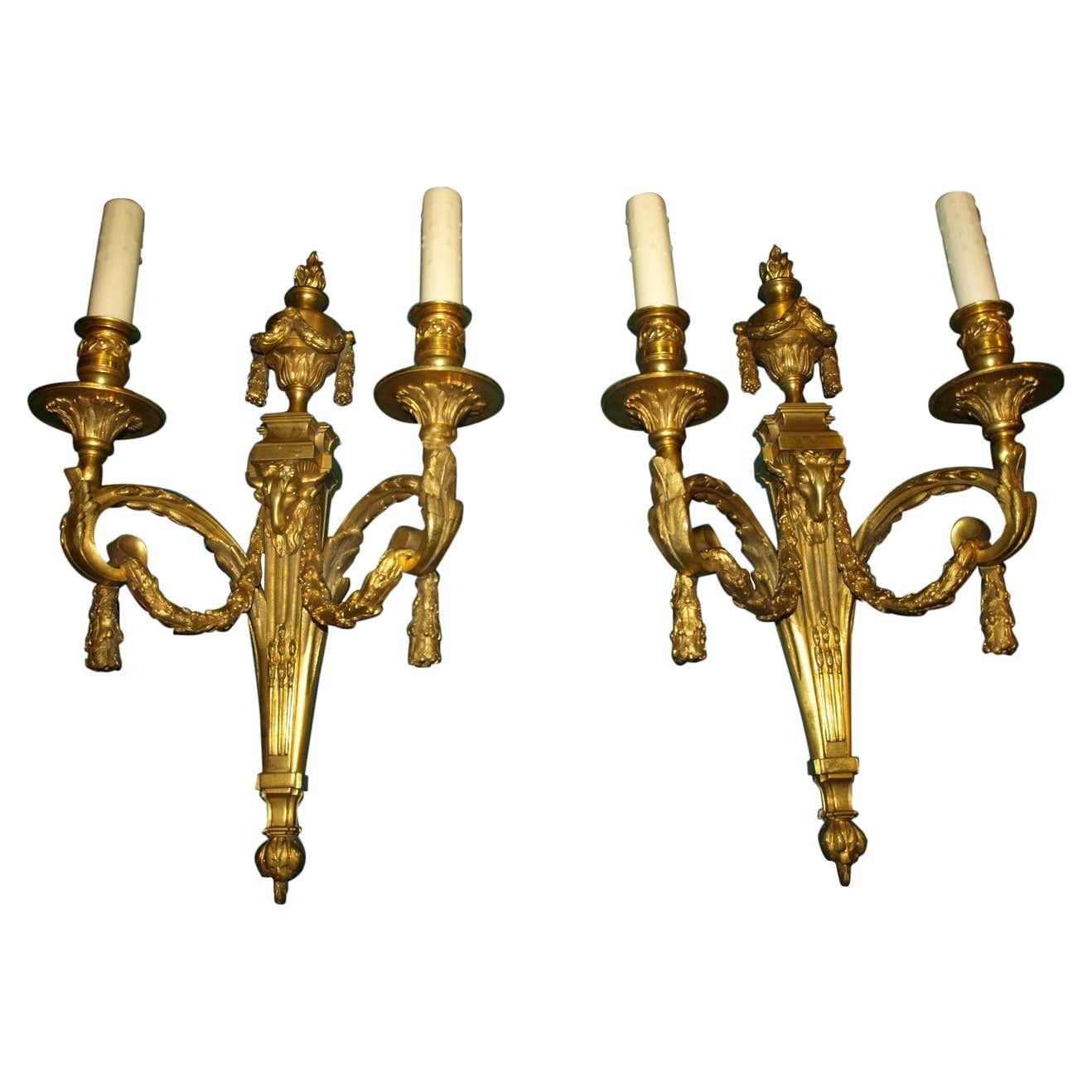 French Very Fine Pair of Gilt Bronze Wall Sconces, France, circa 1900 For Sale