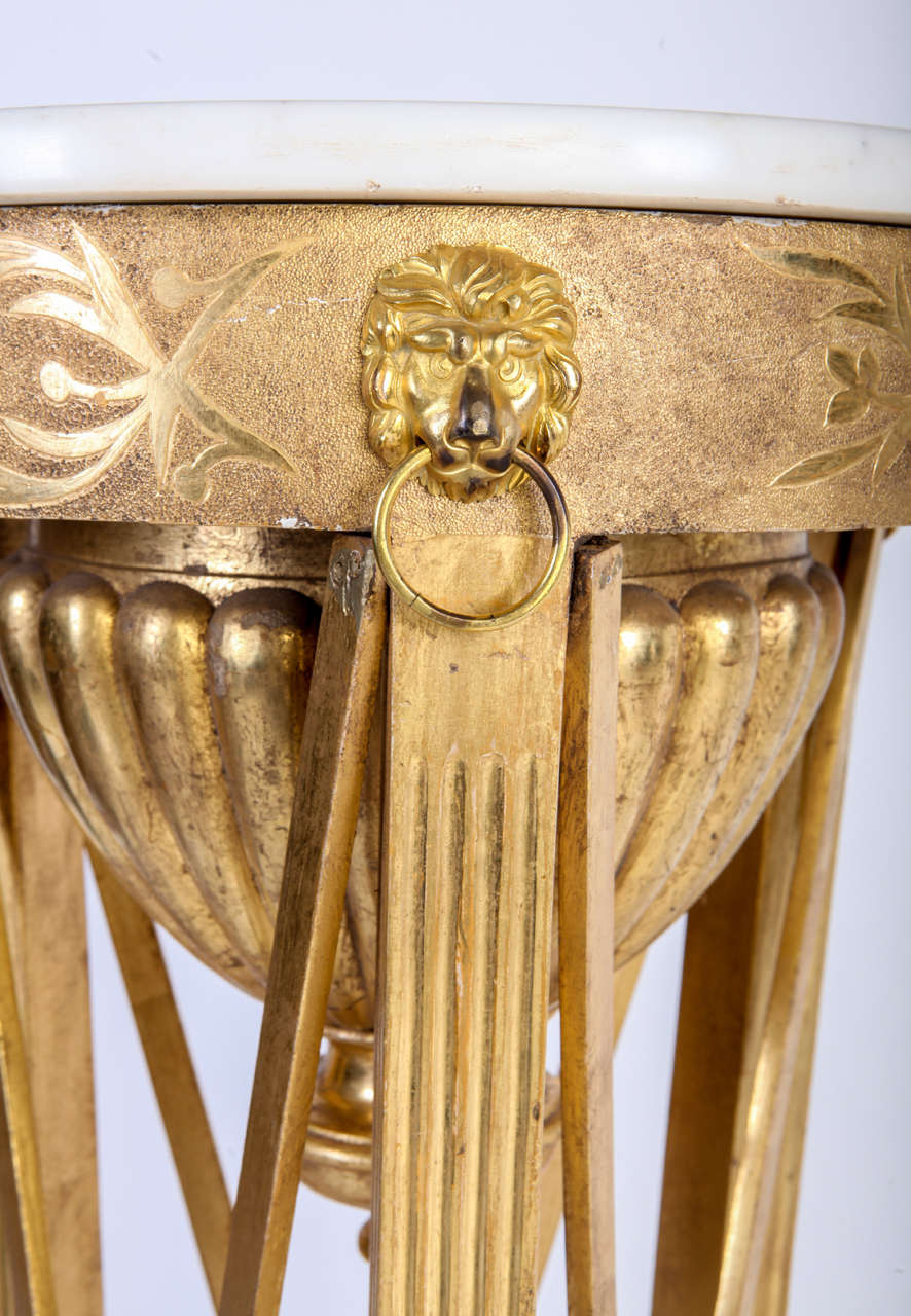 Giltwood Very Fine Pair of Italian Neoclassical Guéridons or Side Tables Tuscany, 1830 For Sale