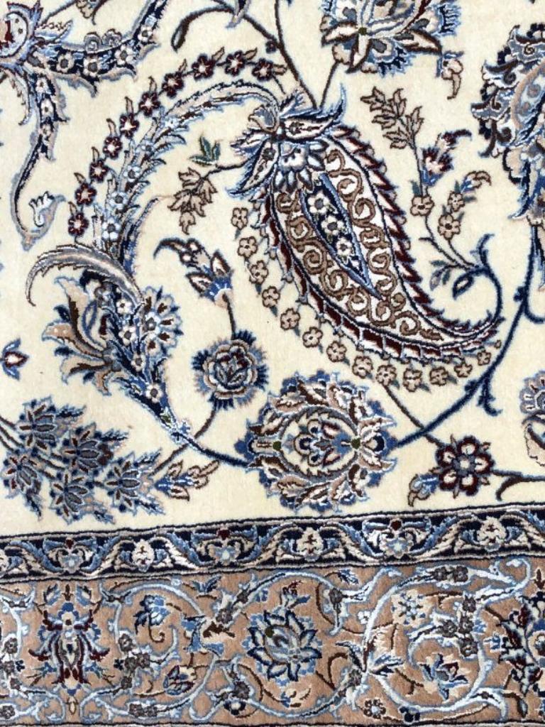 Très beau tapis persan Naeen en soie et laine de taille Palace - 16.7' 26.5'. en vente 10