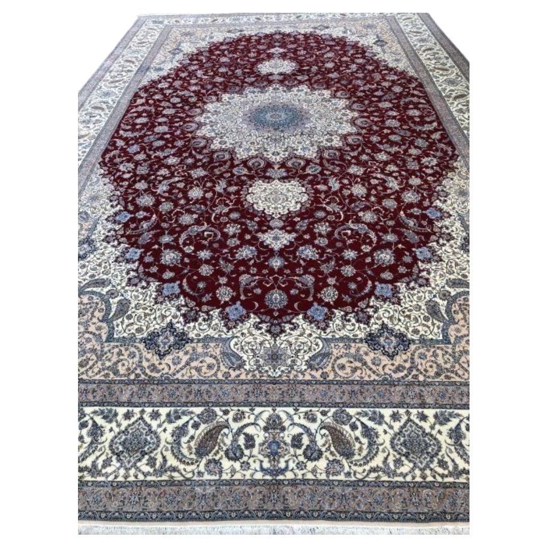 Très beau tapis persan Naeen en soie et laine de taille Palace - 16.7' 26.5'. en vente
