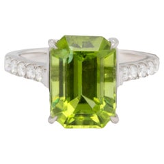 Vintage Very Fine Peridot Ring With Diamonds 6.40 Carats 18K White Gold