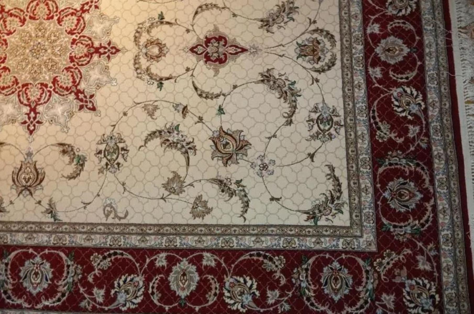 Very fine Persian Rug Isfahan  600 Knots per inch, Size 6.5 x 4.5 Iran Isfahan Davari Wool and Silk with a Silk Foundation. Around 2,000,000 knots tied by hand one-by-one. It takes year and a half to complete this piece of art.