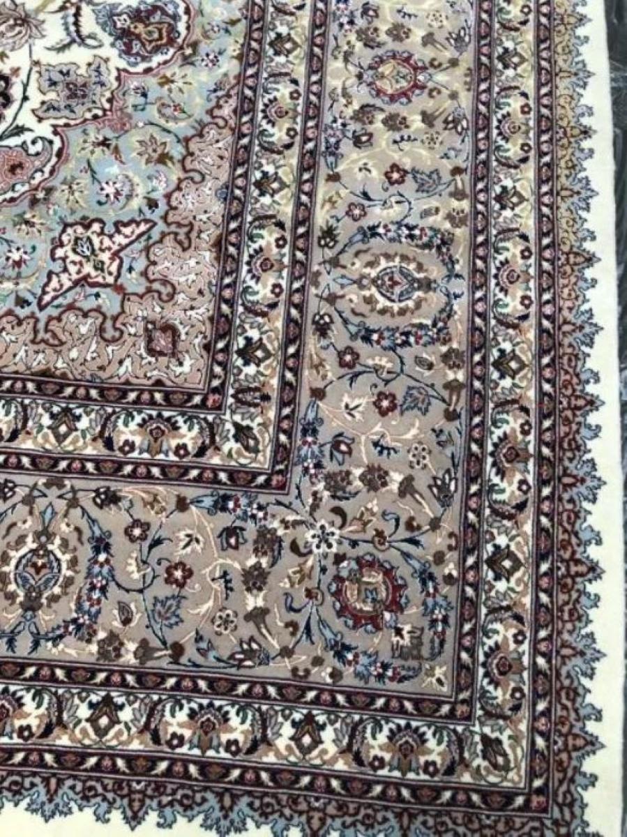 Hand-Woven Very fine Persian Isfahan Rug 10' x 13' For Sale