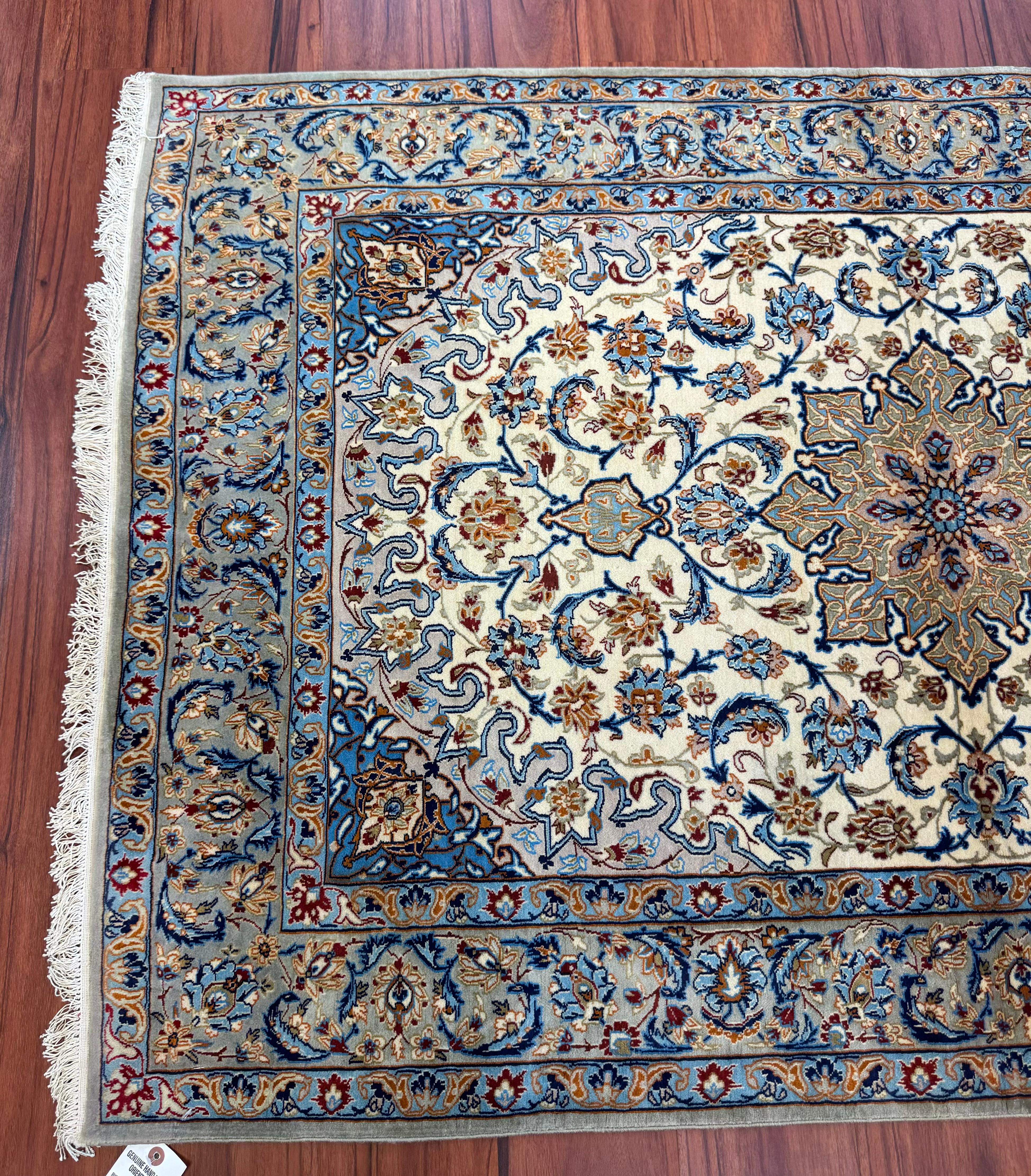 Very Fine Persian Isfahan Rug  For Sale 5