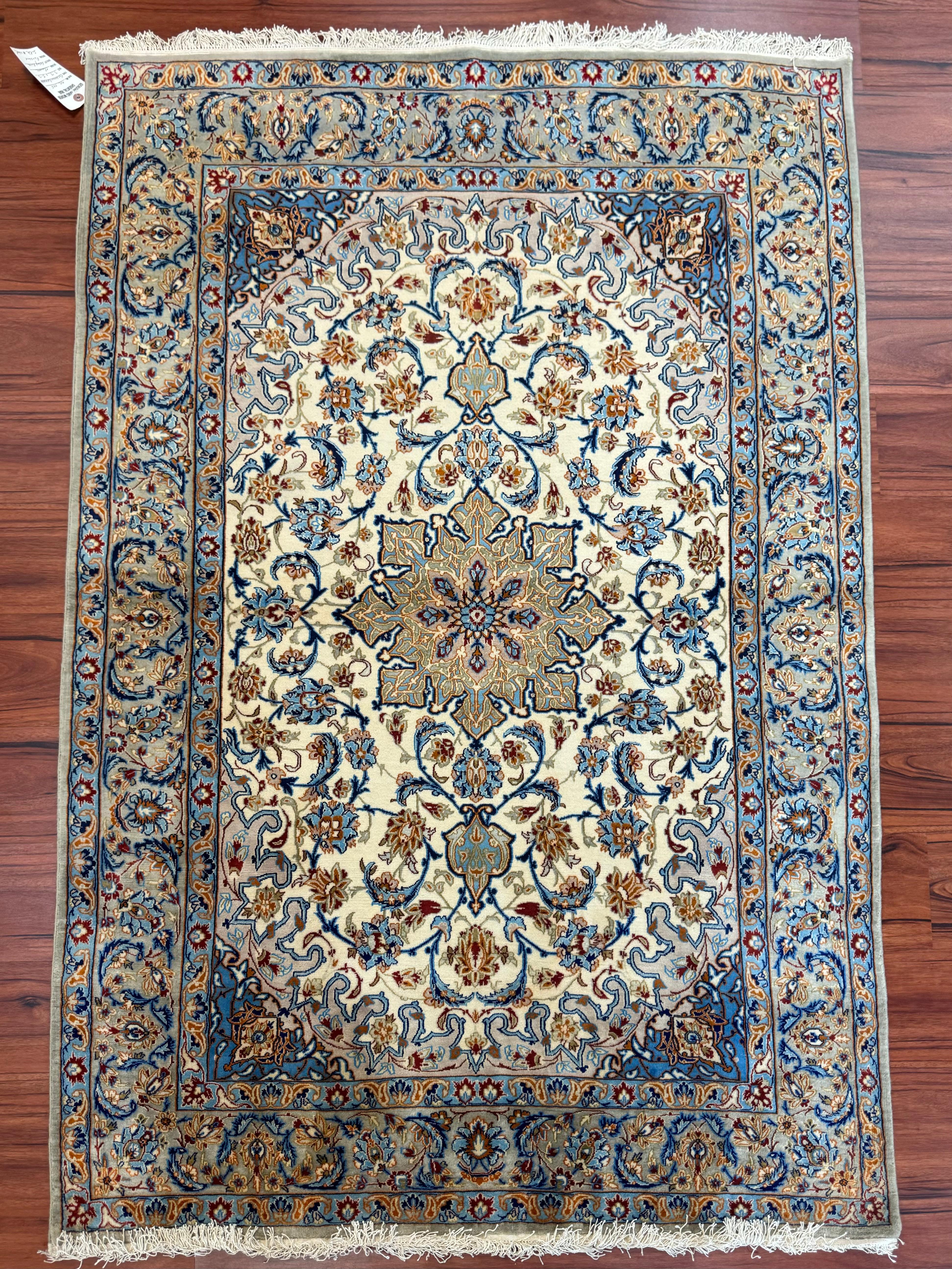 Very Fine Persian Isfahan Rug  For Sale 8