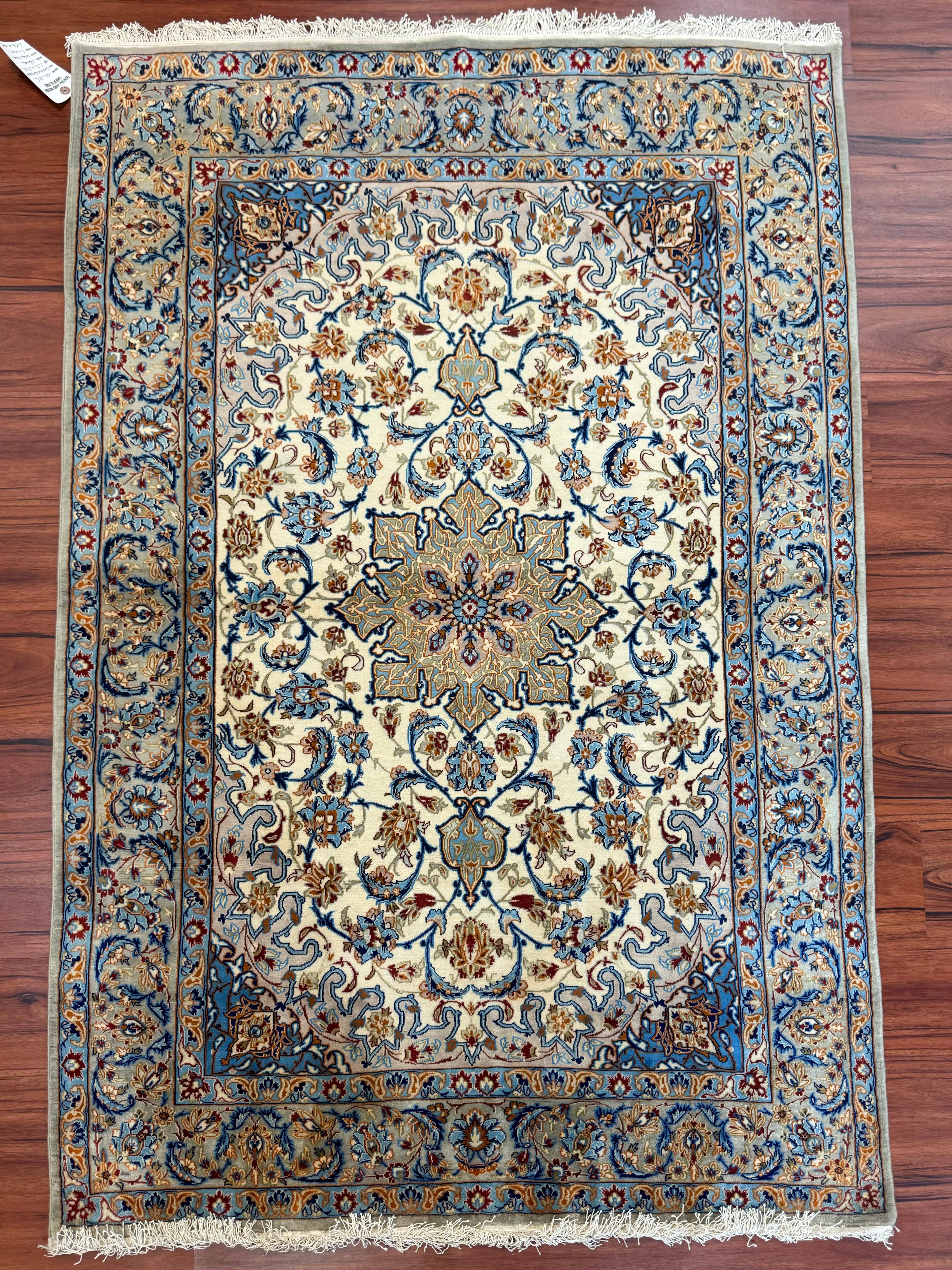 Very Fine Persian Isfahan Rug  For Sale 9