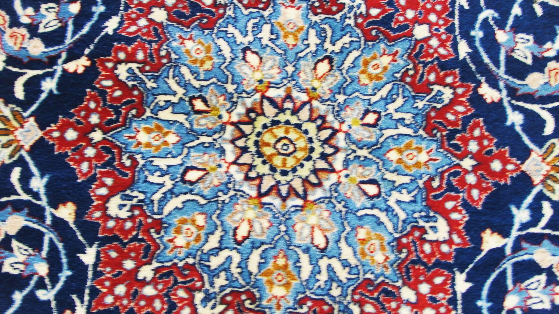 Kashan Antique Persian Isfahan Rug, Very Fine For Sale