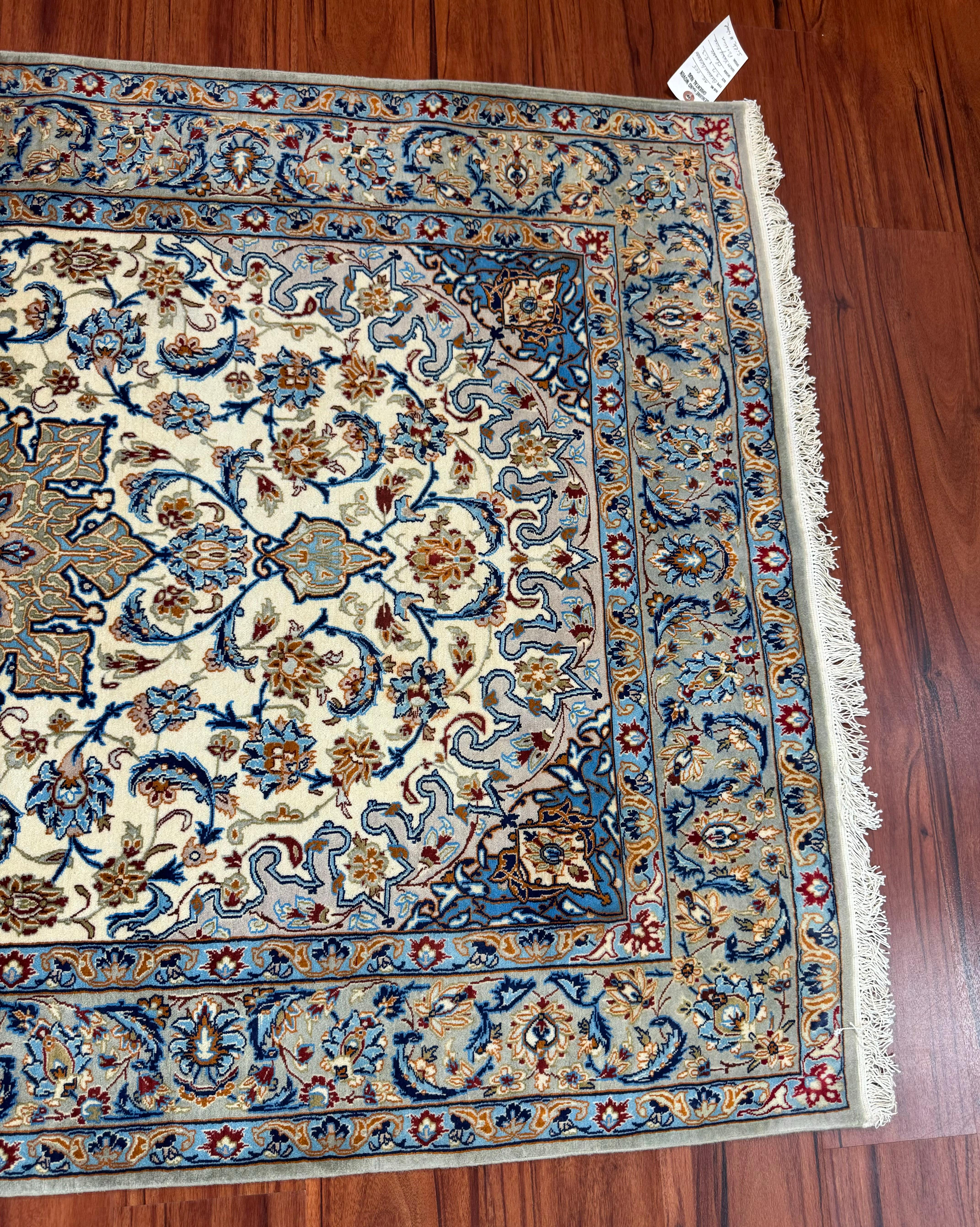 Very Fine Persian Isfahan Rug  For Sale 2