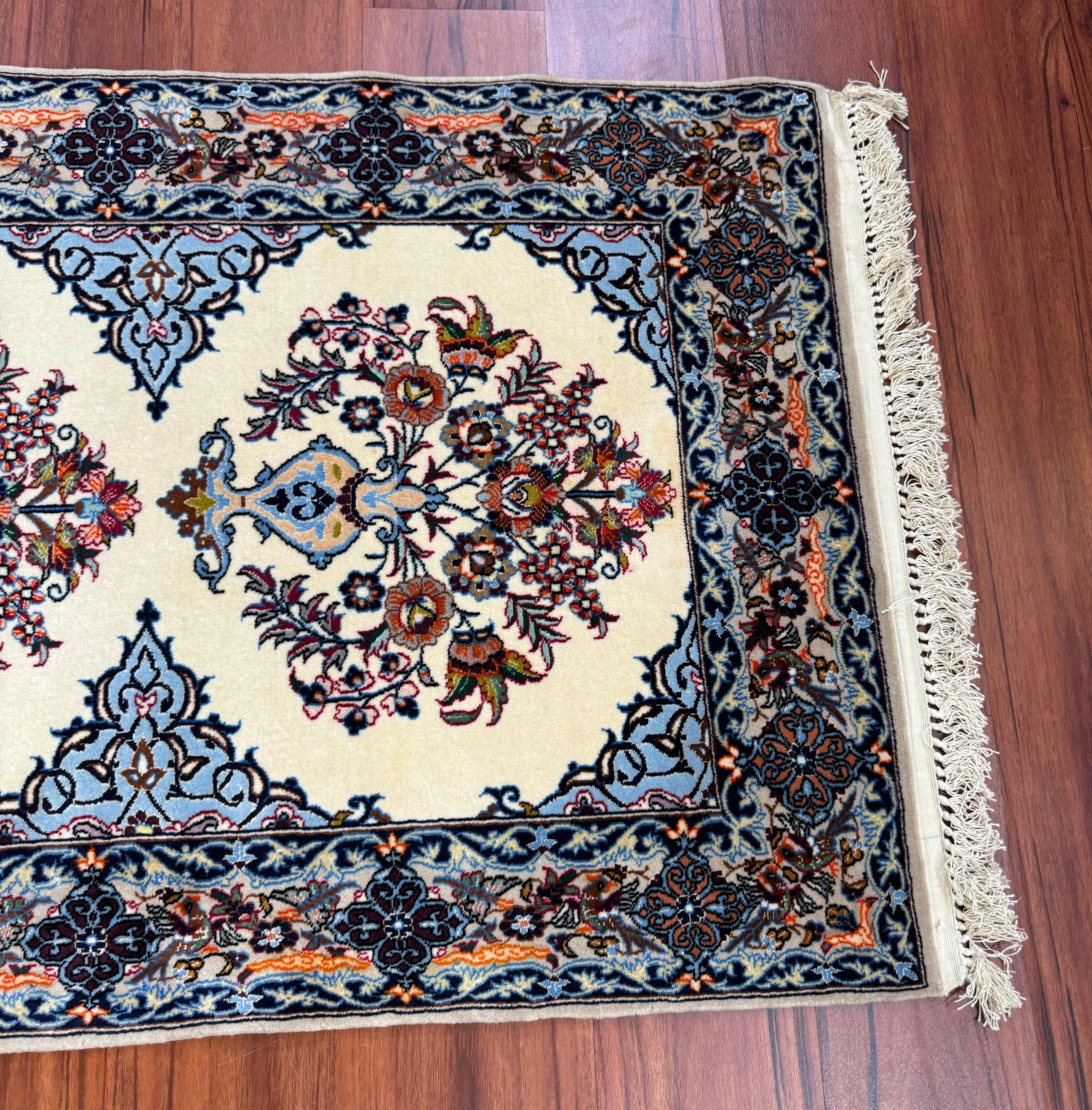 Très beau tapis de couloir persan Isfahan en vente 6