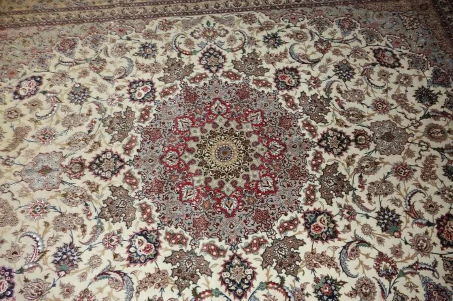 Tissé à la main Très beau tapis persan d'Ispahan en soie et laine - 10' x 13' en vente