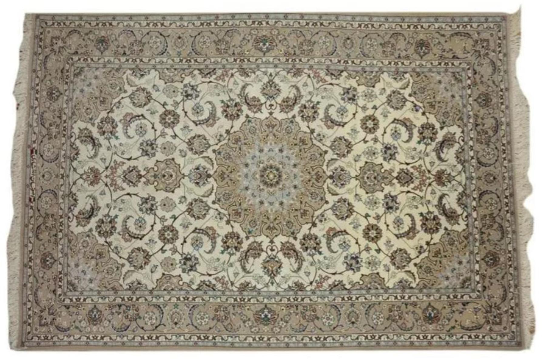 Very fine Persian Isfahan Silk & Wool Rug - 5' x 8' For Sale